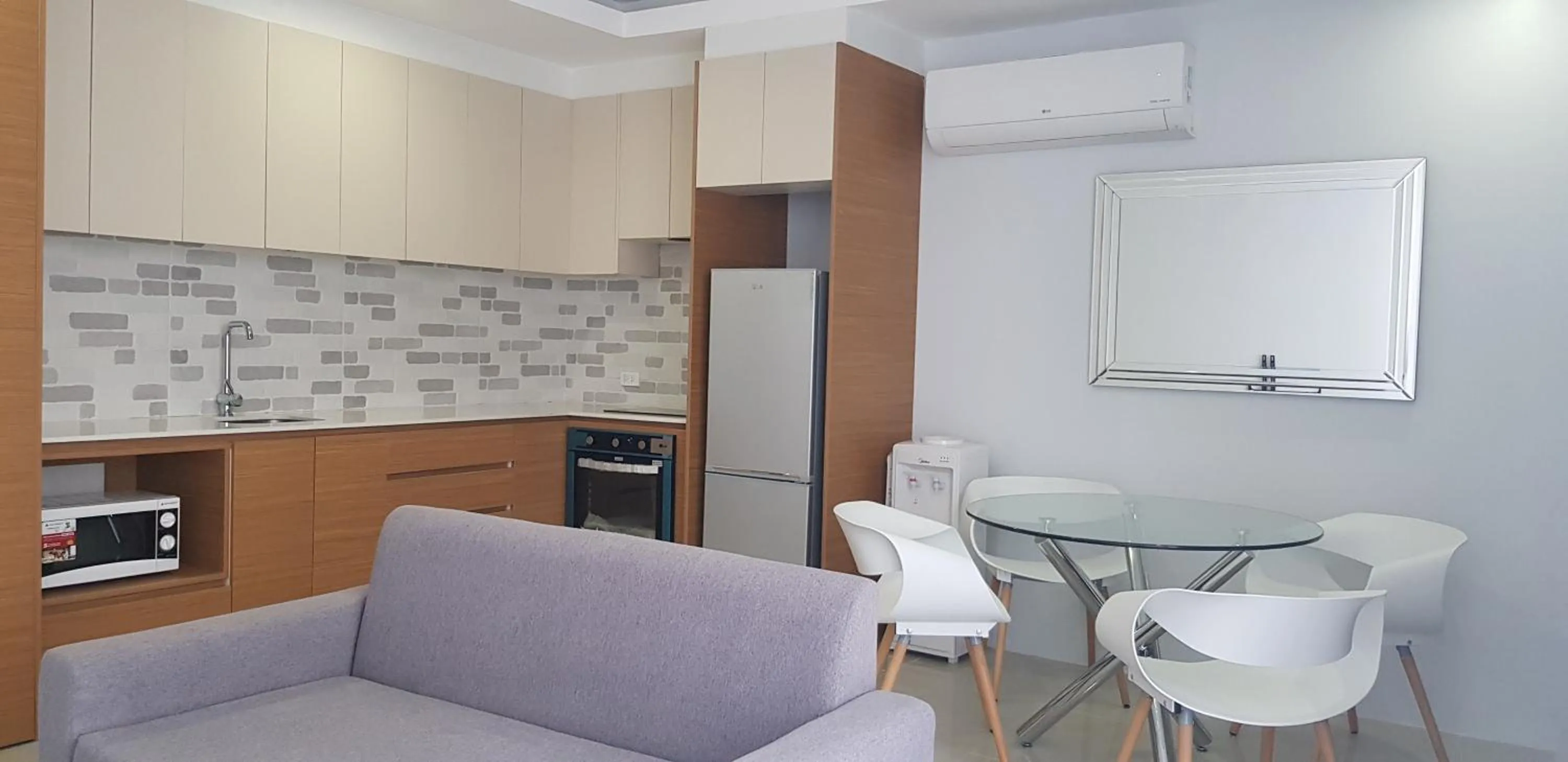 Living room in Chequers Suites Subic Bay