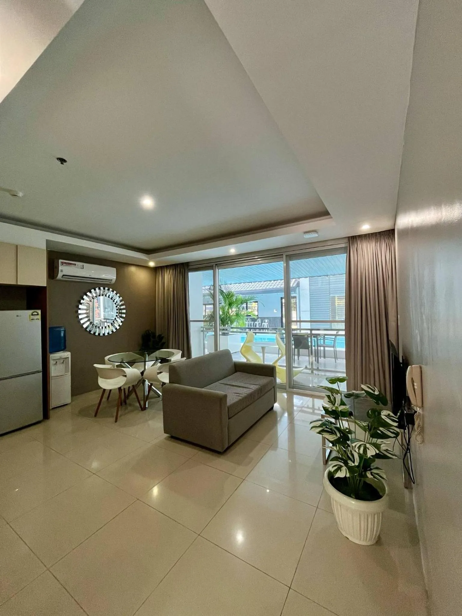 Chequers Suites Subic Bay