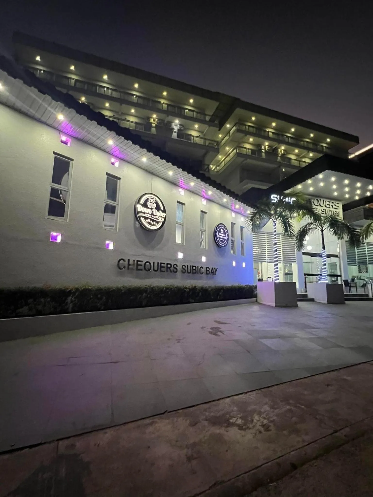 Chequers Suites Subic Bay