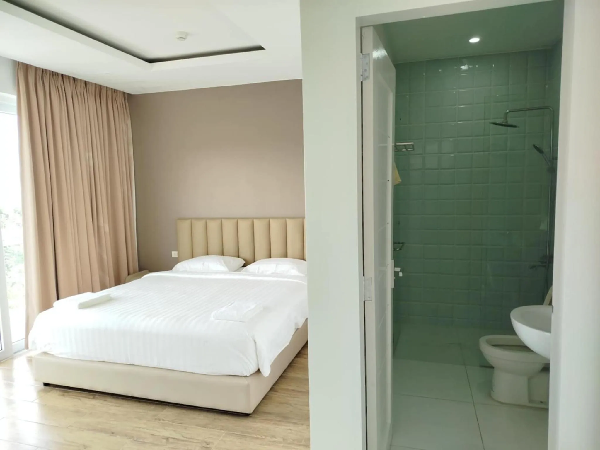 Bedroom, Bed in Chequers Suites Subic Bay