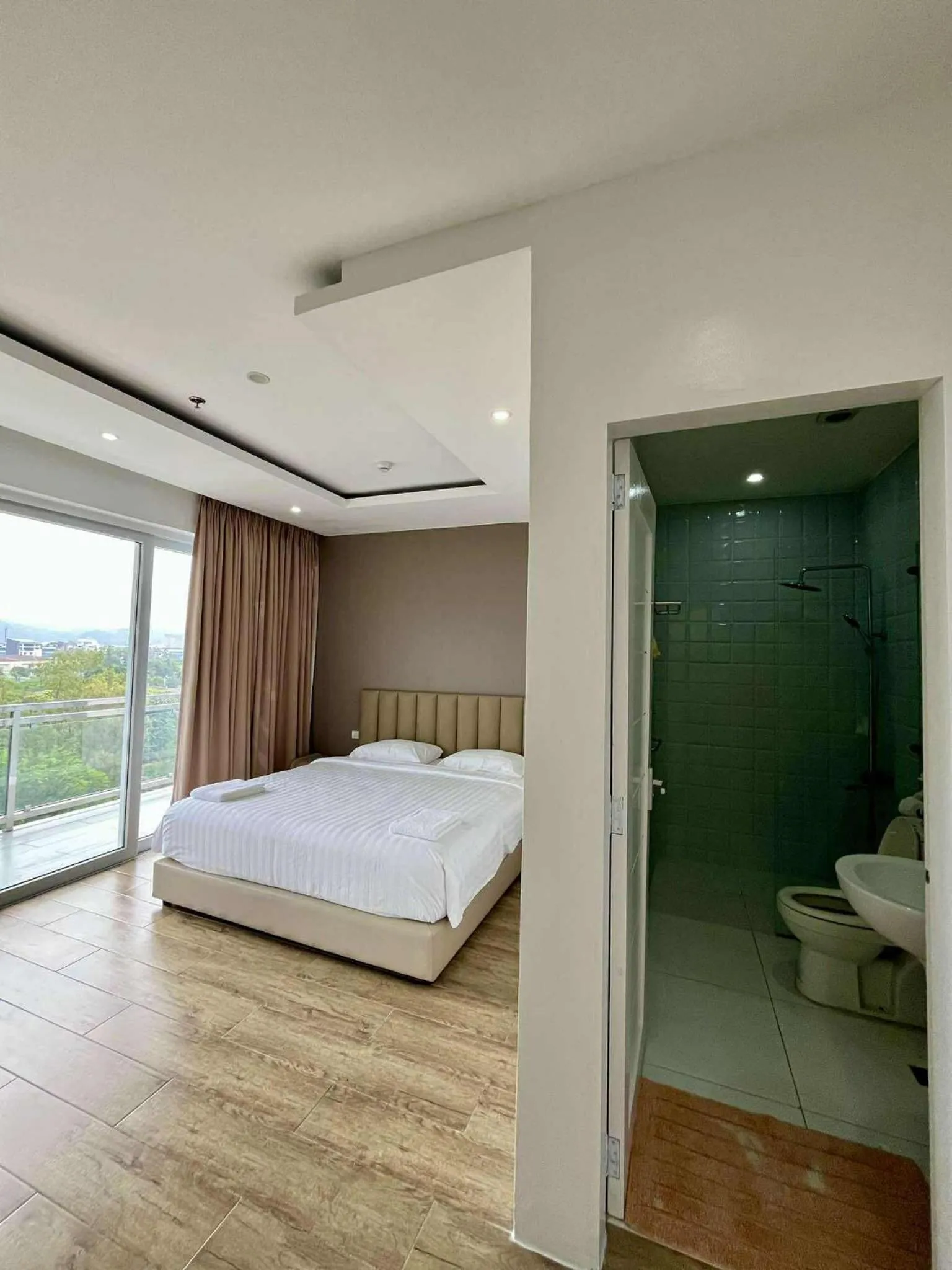 Bed in Chequers Suites Subic Bay