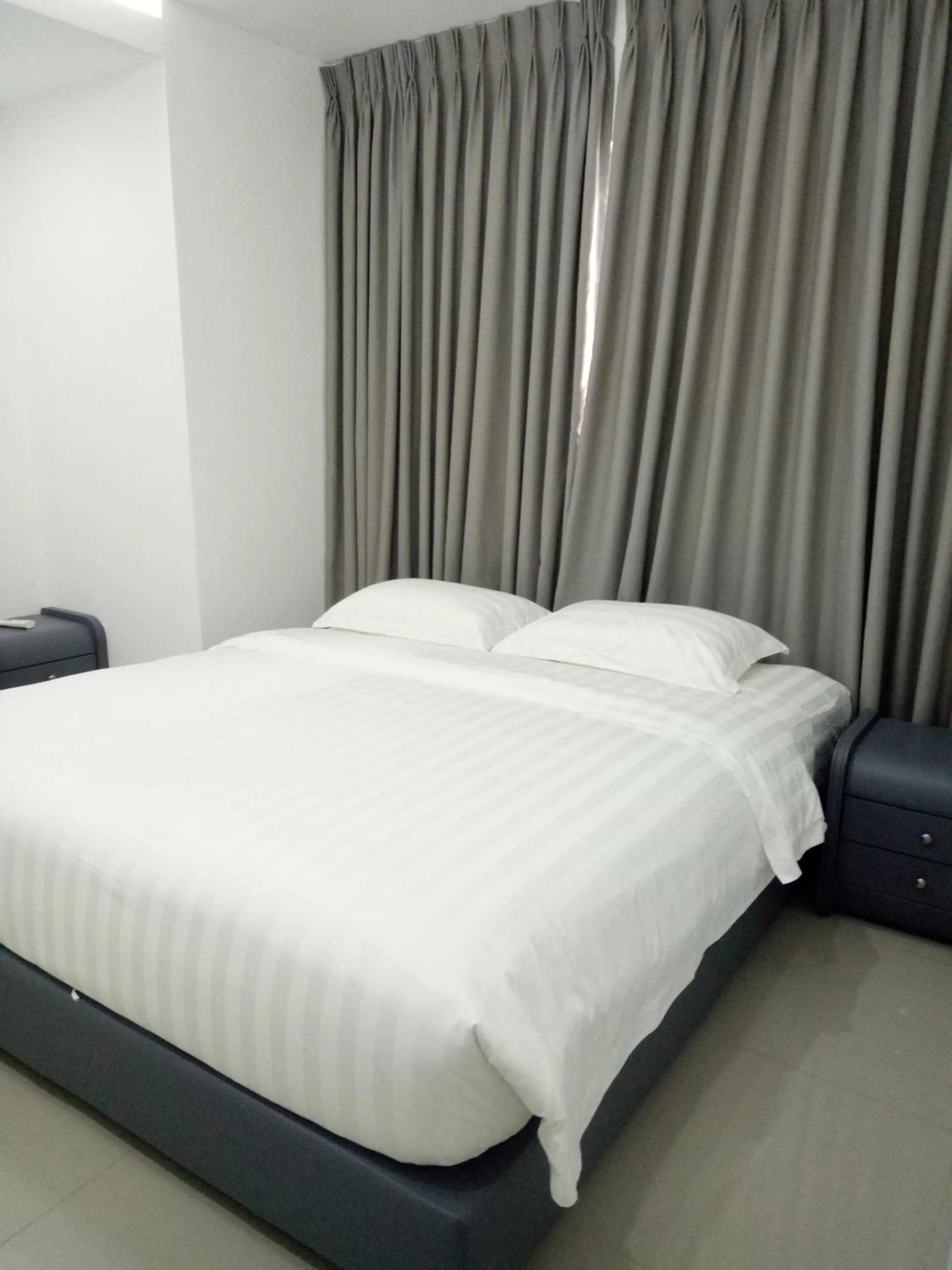 Bed in Chequers Suites Subic Bay