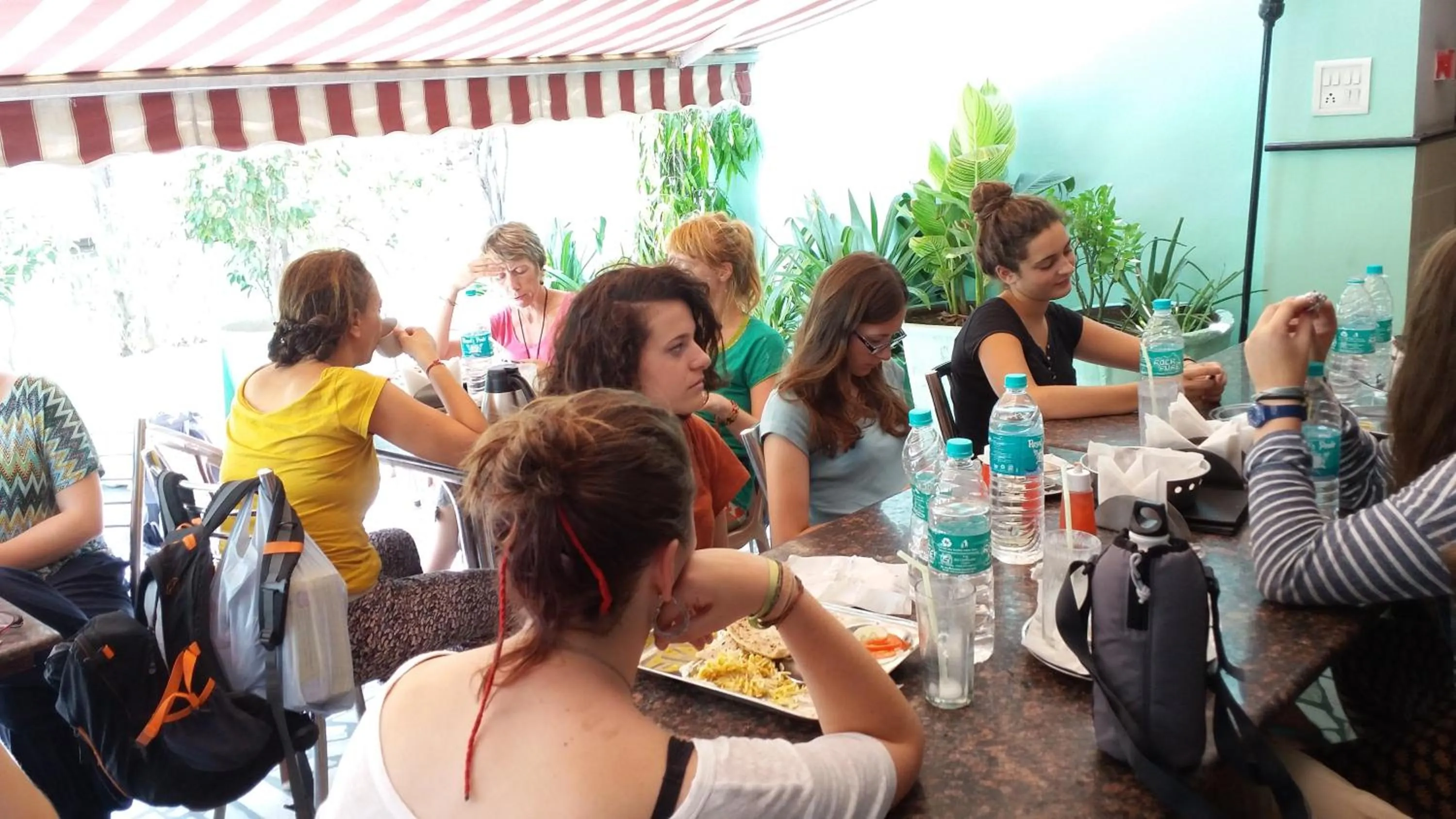 Restaurant/places to eat in Amax Inn