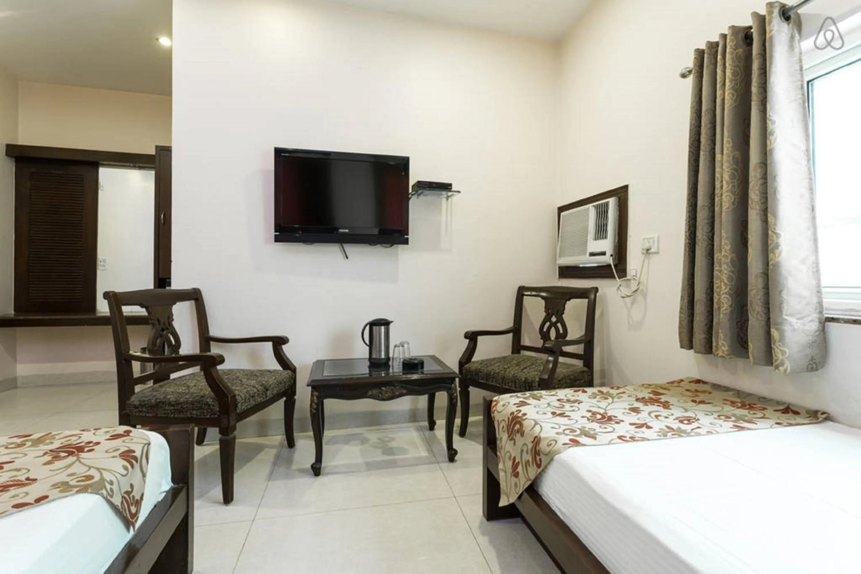 View (from property/room), Bed in Amax Inn