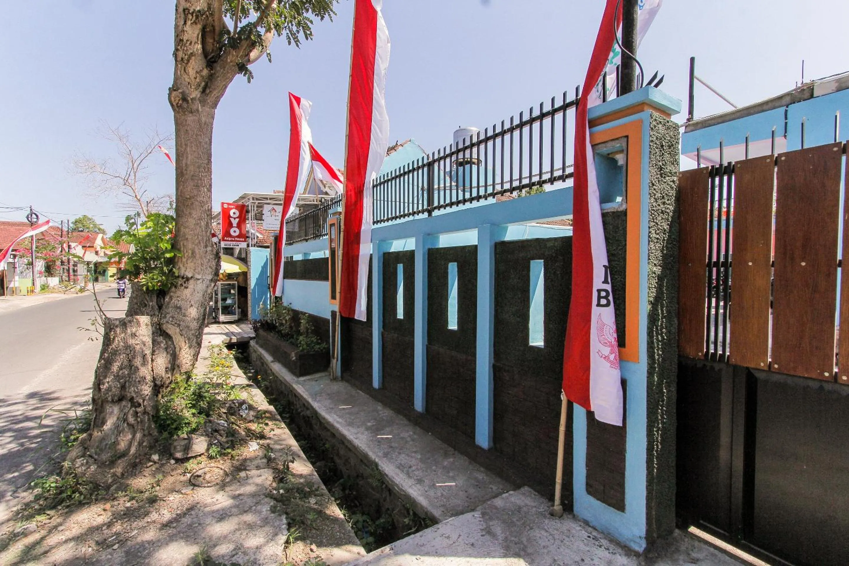 Facade/entrance in Hotel O Asipra House
