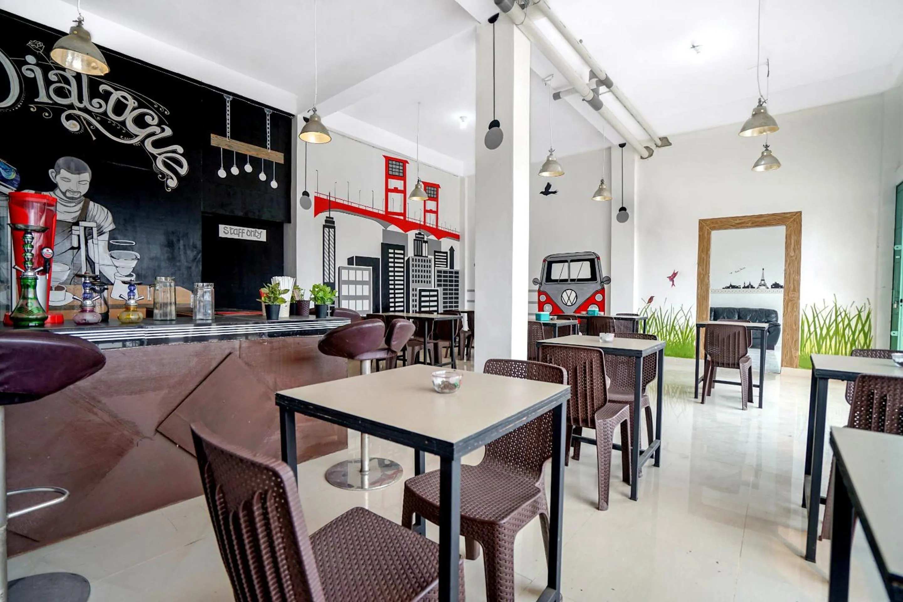 Restaurant/places to eat in OYO Life 1299 Balcony Orange Homestay