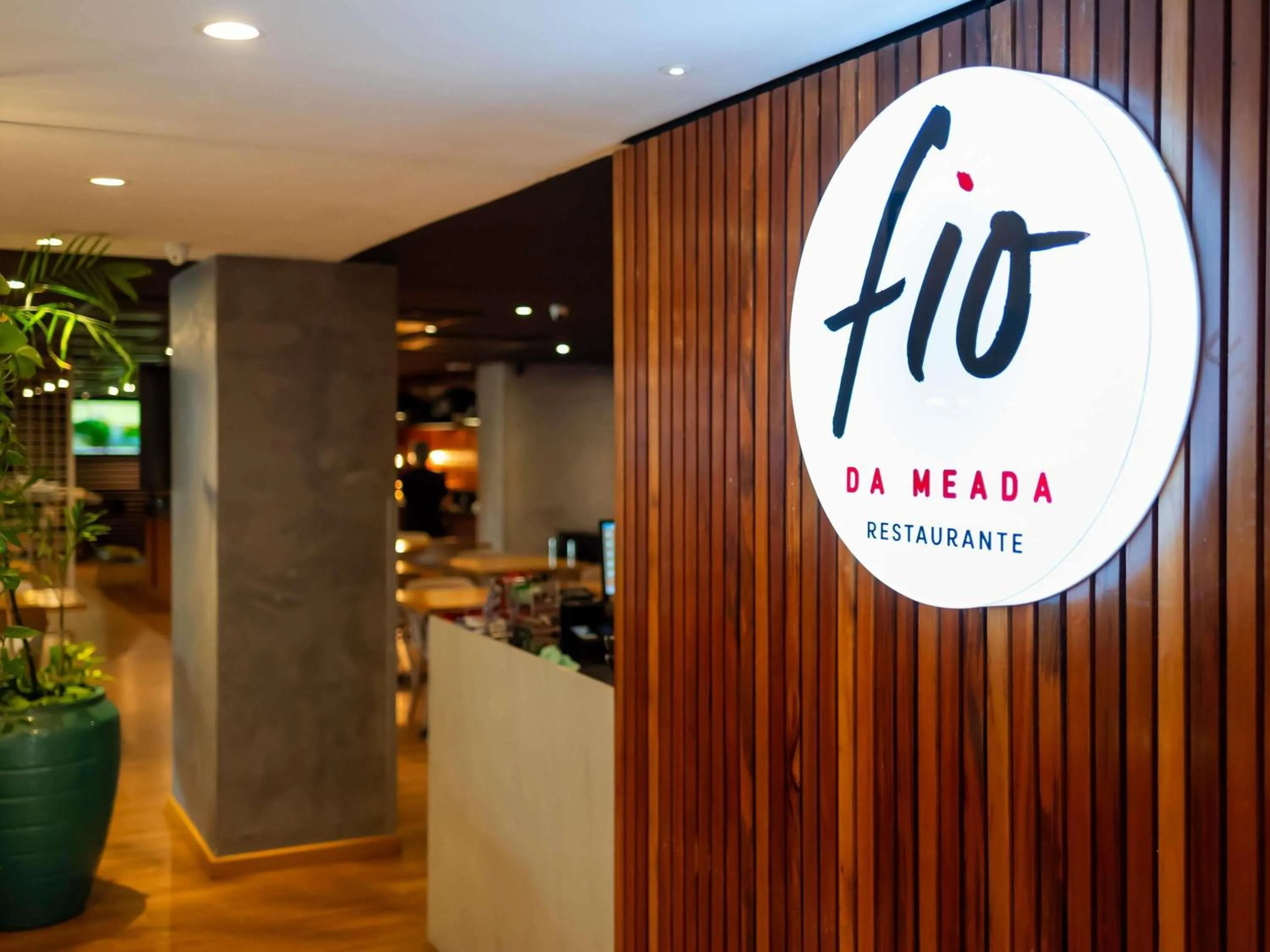 Restaurant/places to eat in Ibis Styles Belém Hangar