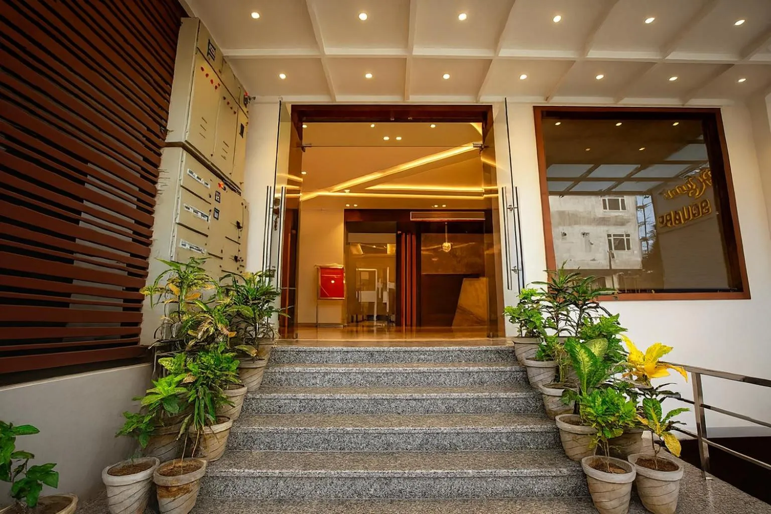 Facade/entrance in HOTEL TEN SQUARE - 5 Minutes from The Taj Mahal