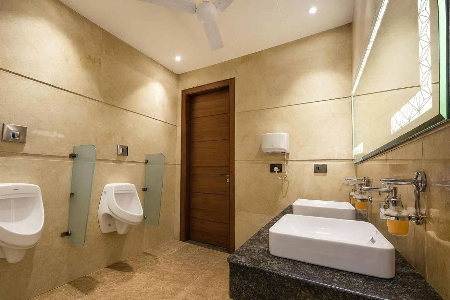 Toilet in HOTEL TEN SQUARE - 5 Minutes from The Taj Mahal