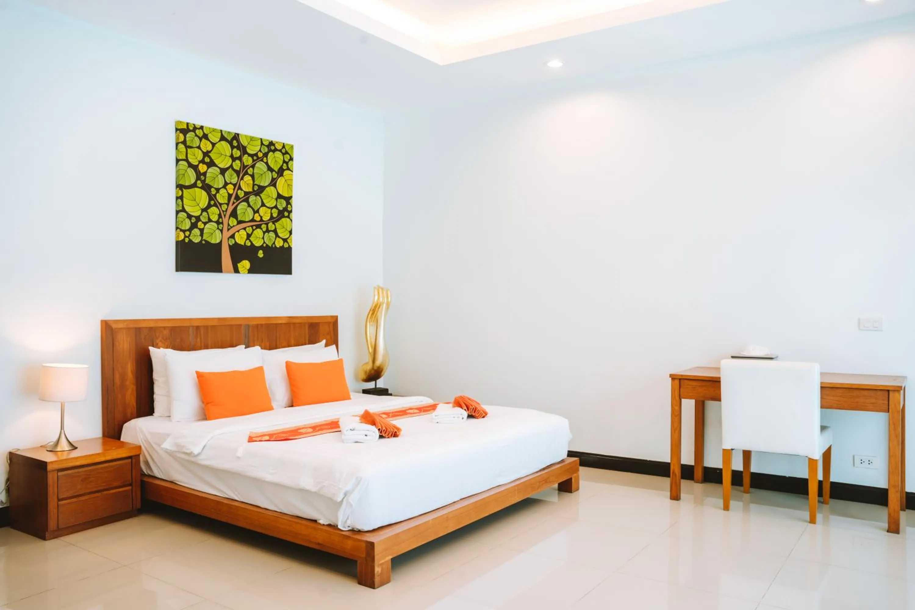 Photo of the whole room, Bed in Layantara Villas