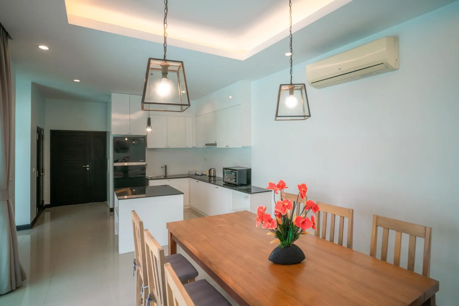 Kitchen or kitchenette in Layantara Villas