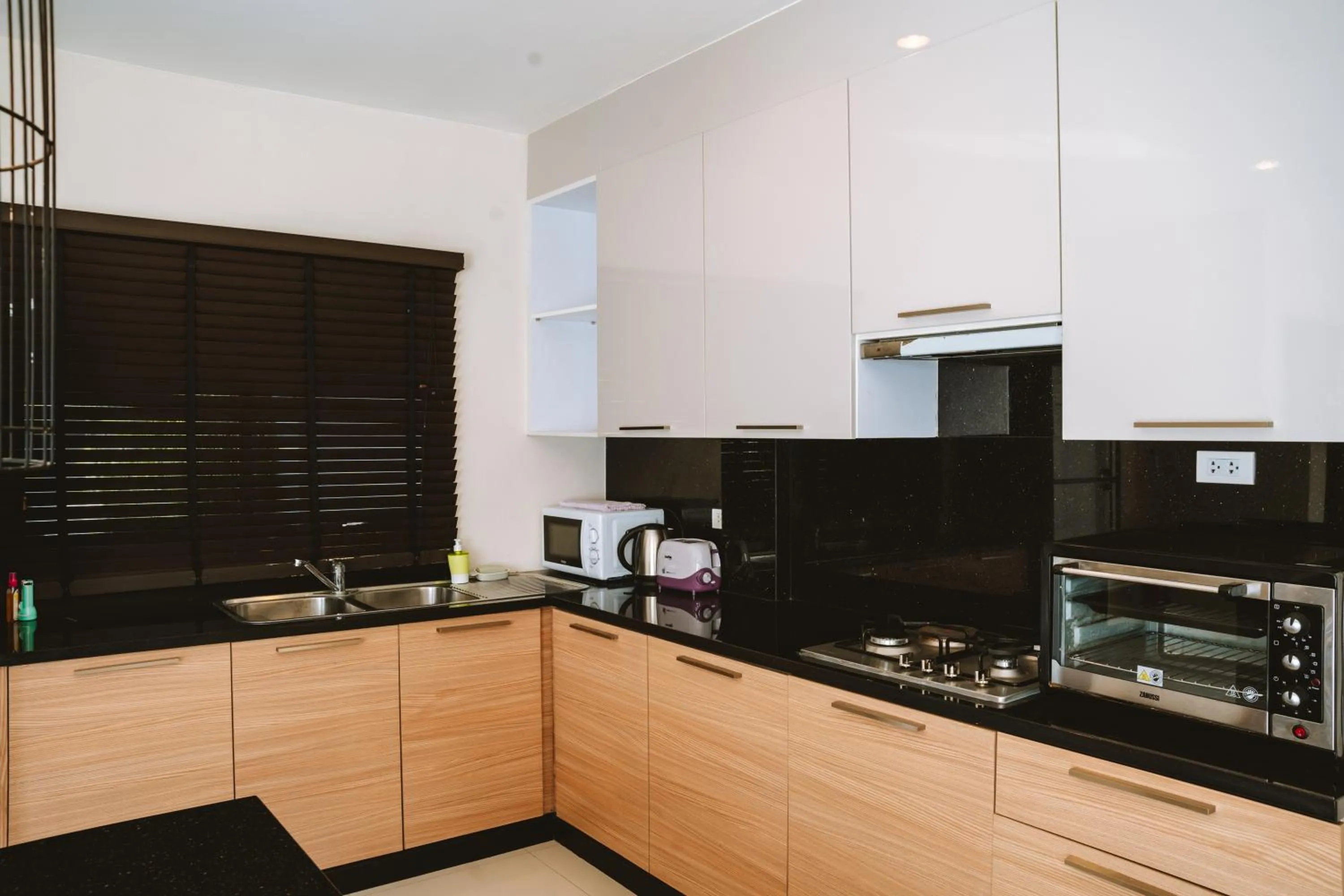 Kitchen or kitchenette in Layantara Villas