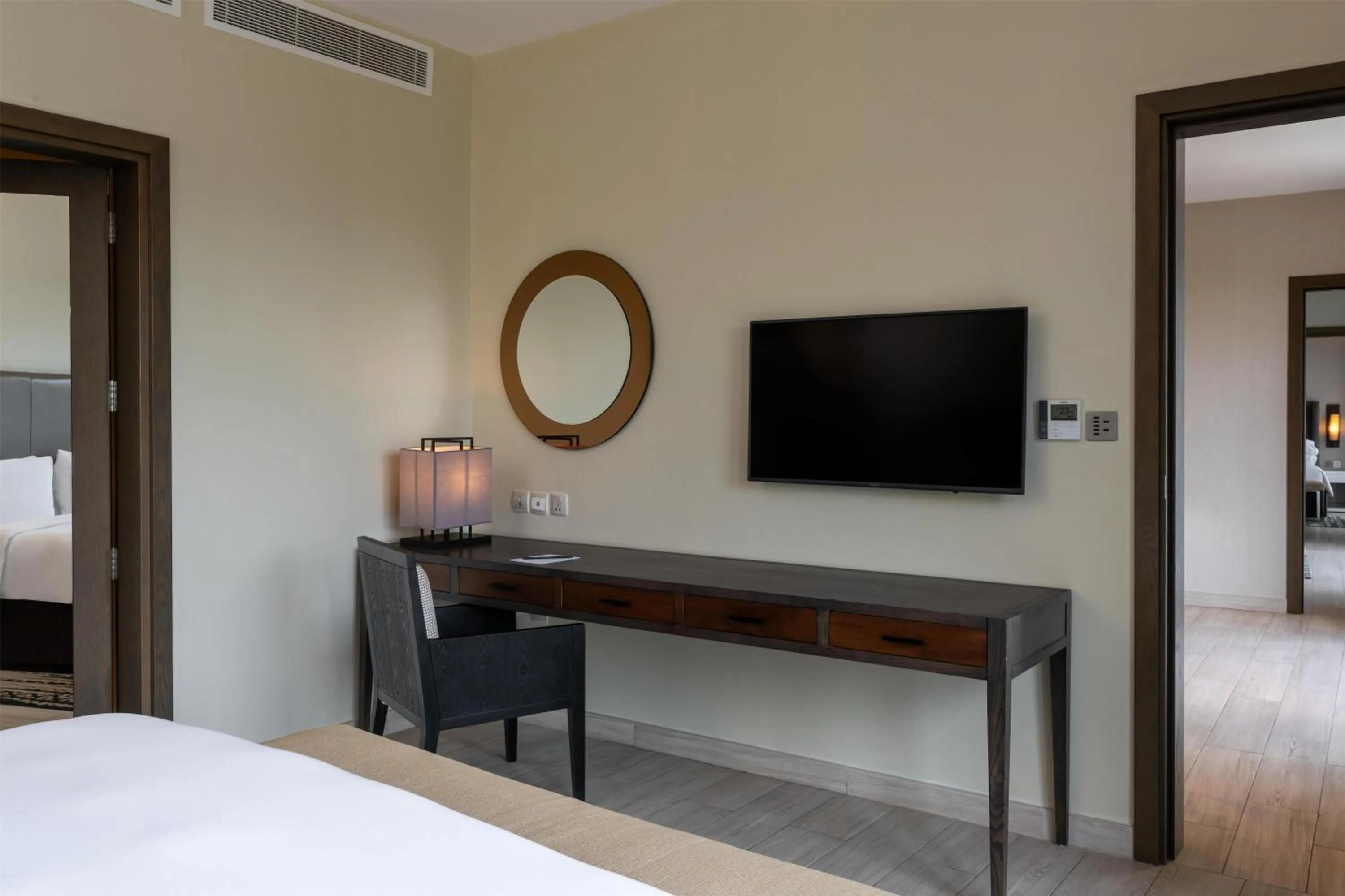 Photo of the whole room, Bed in Radisson Blu Hotel & Residence Nairobi Arboretum