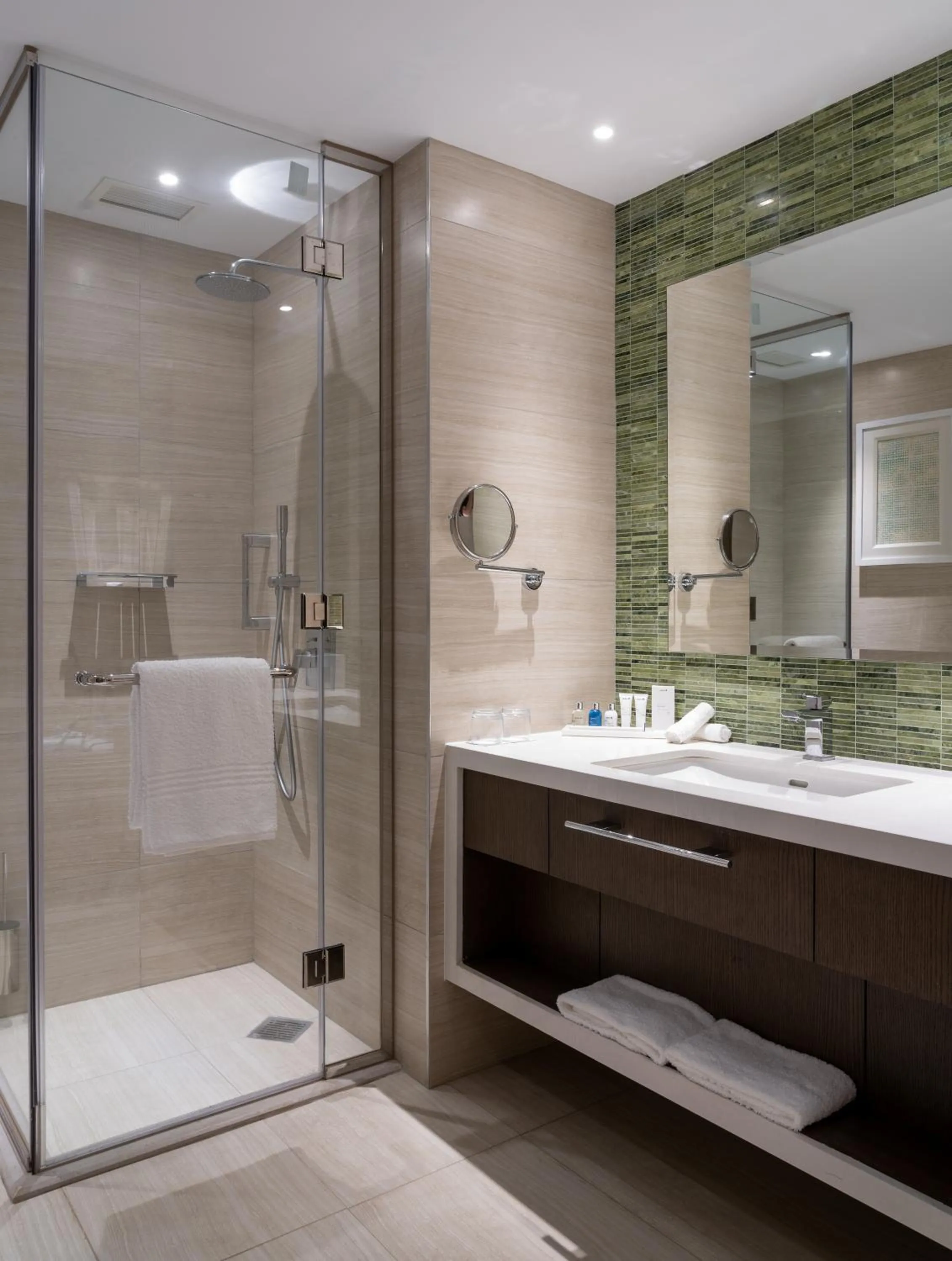 Shower in Radisson Blu Hotel & Residence Nairobi Arboretum