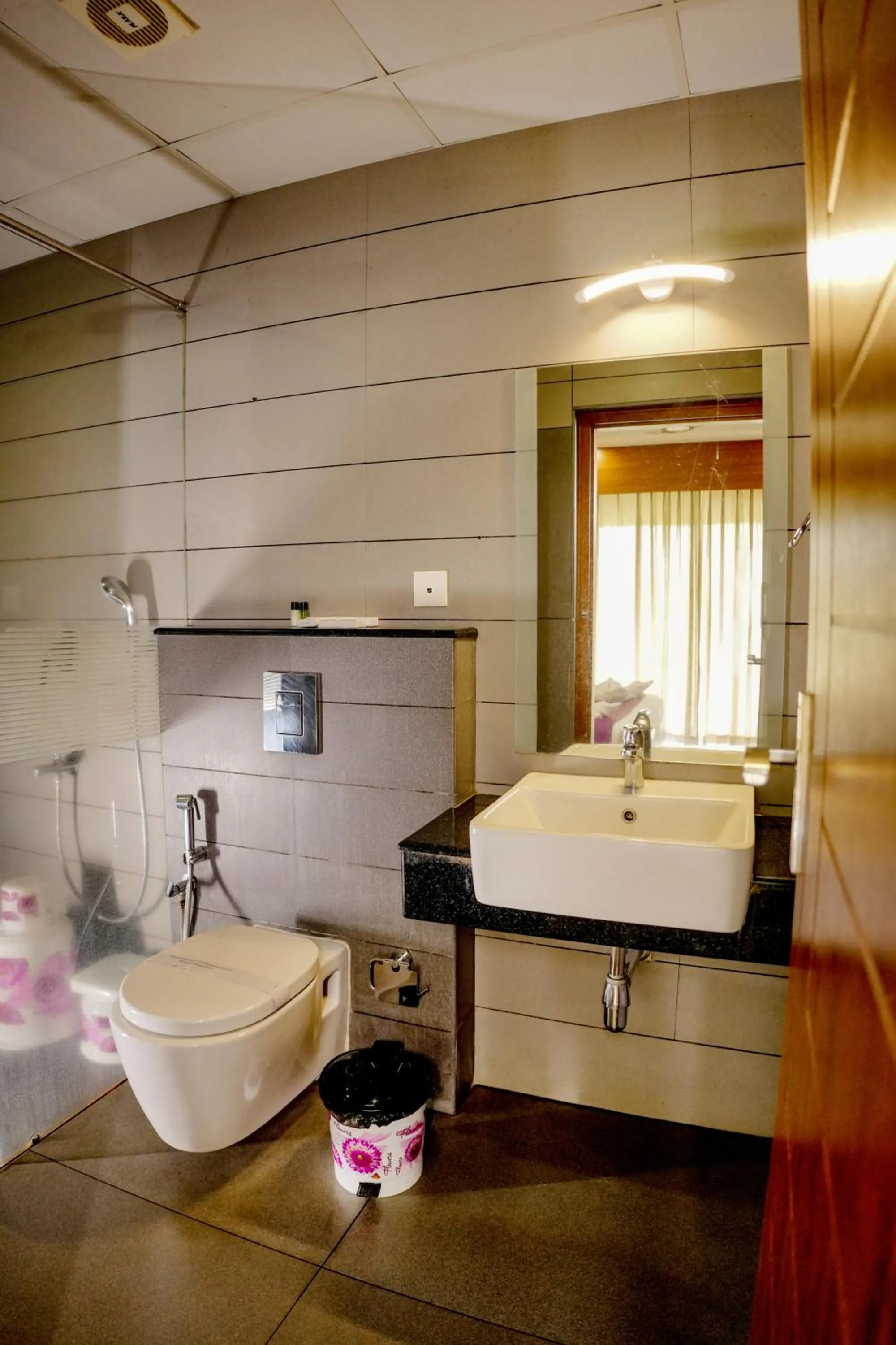 Bathroom in The Lake View Munnar