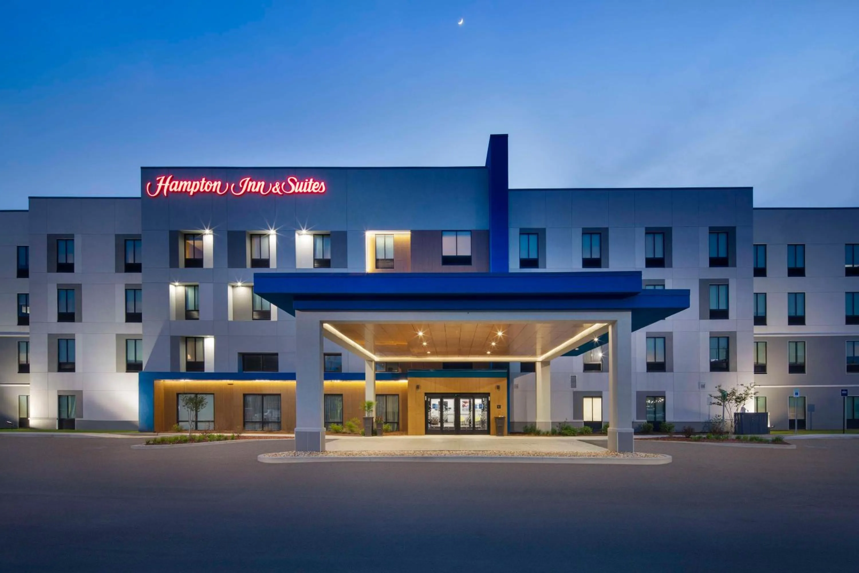 Property building in Hampton Inn & Suites D'Iberville Biloxi