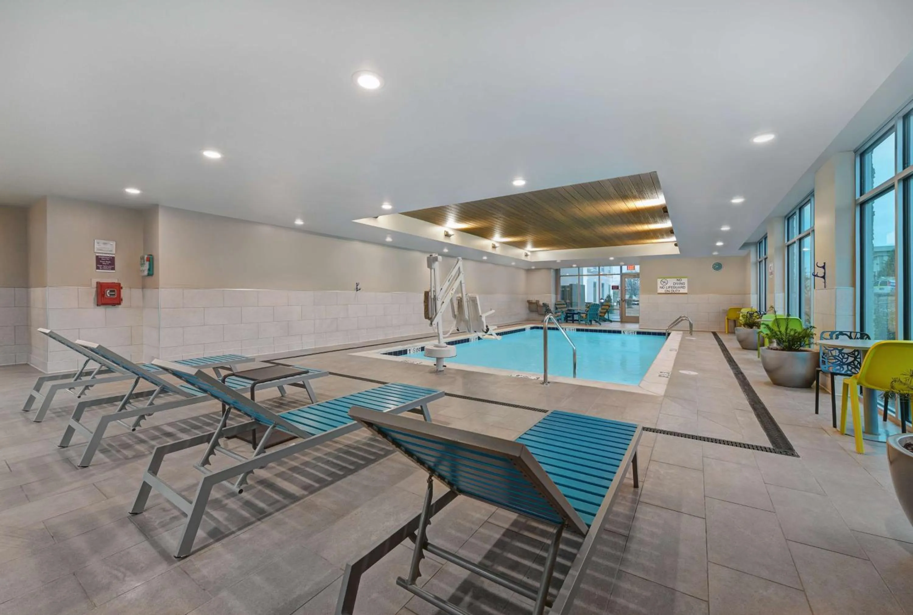 Pool view in Home2 Suites By Hilton Memphis Wolfchase Galleria