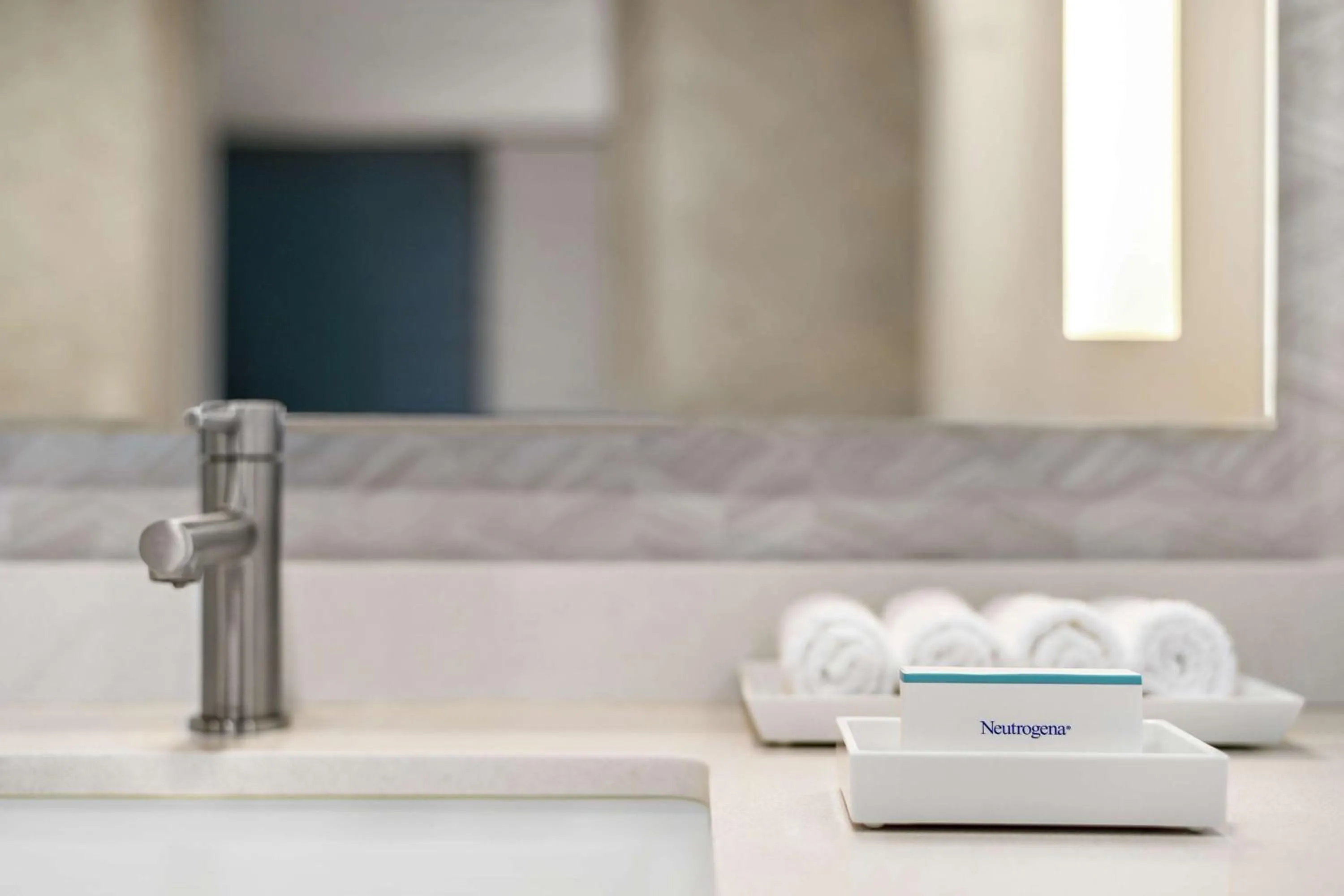 Bathroom in Home2 Suites By Hilton Glen Mills Chadds Ford