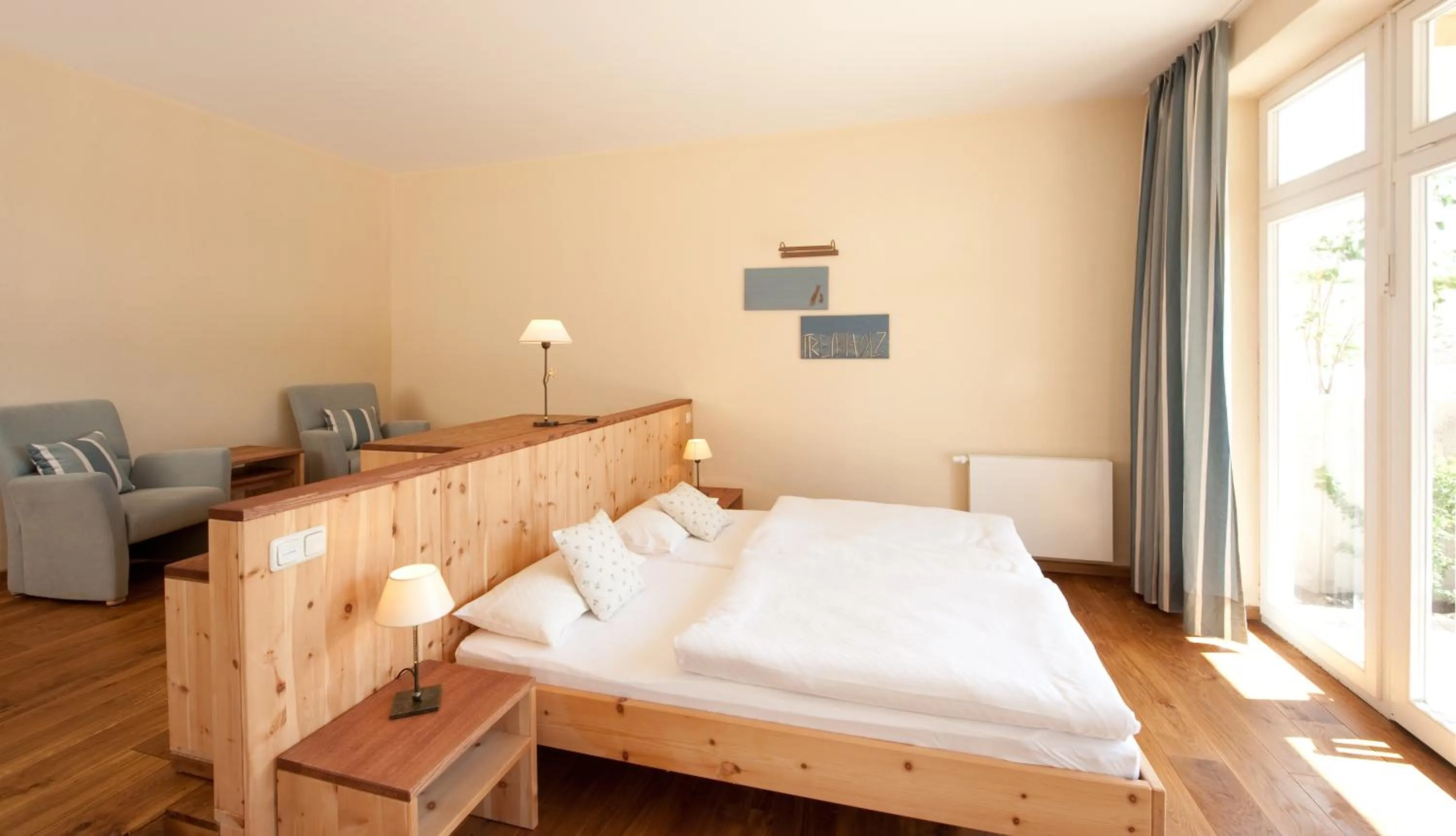 Photo of the whole room, Bed in Hotel Gutshaus Parin - Bio- und Gesundheitshotel