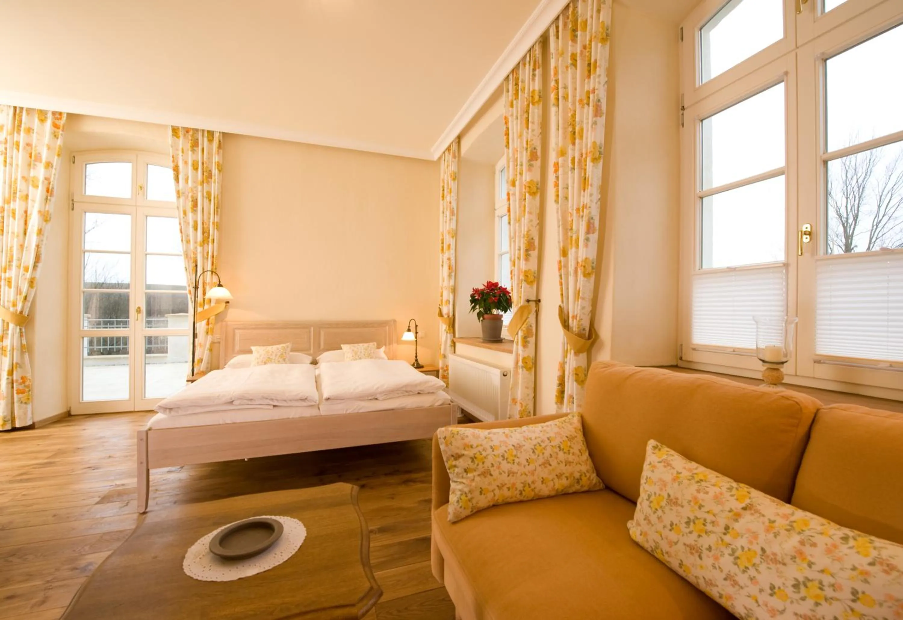 Photo of the whole room, Bed in Hotel Gutshaus Parin - Bio- und Gesundheitshotel