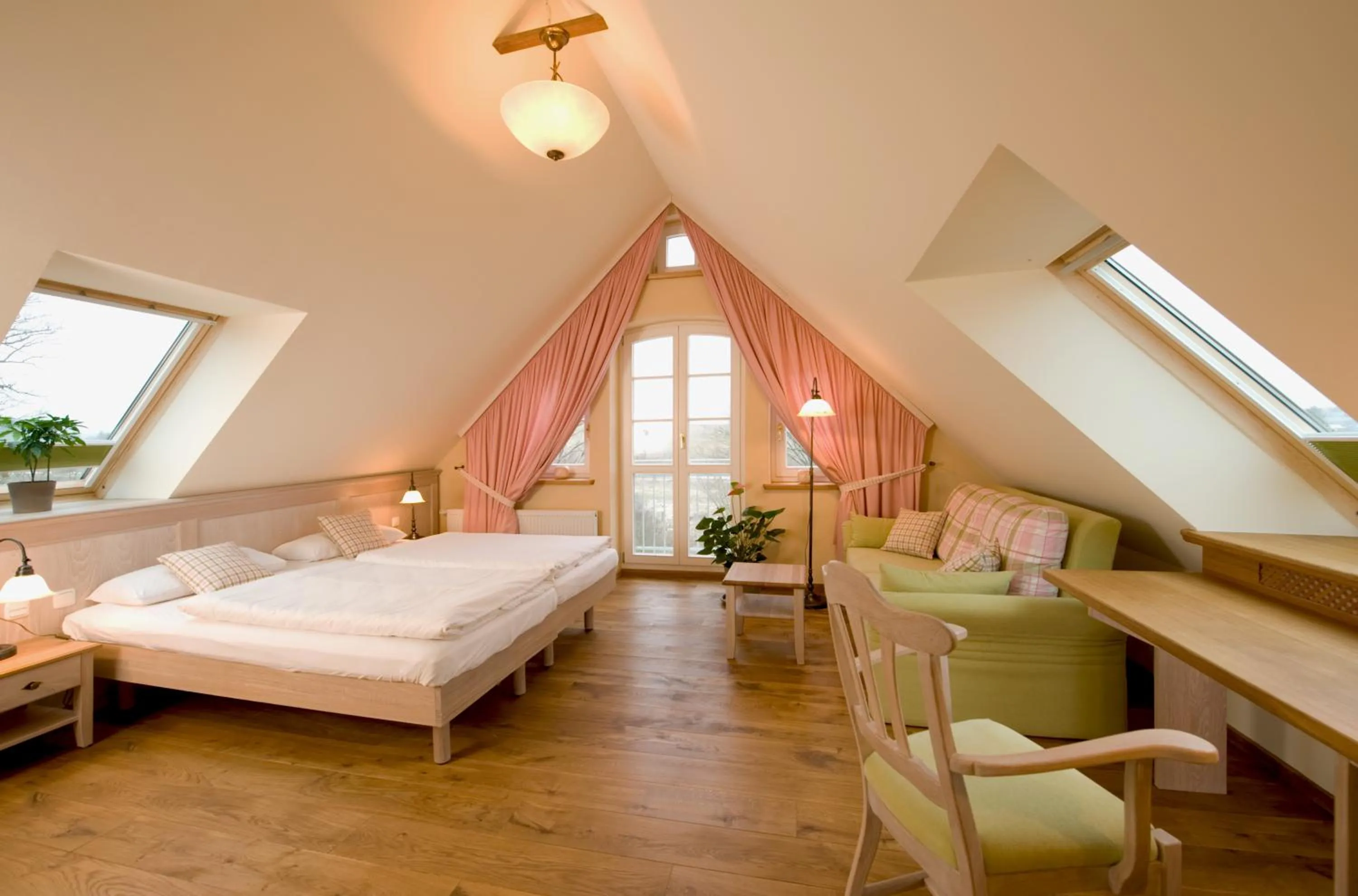 Photo of the whole room, Bed in Hotel Gutshaus Parin - Bio- und Gesundheitshotel