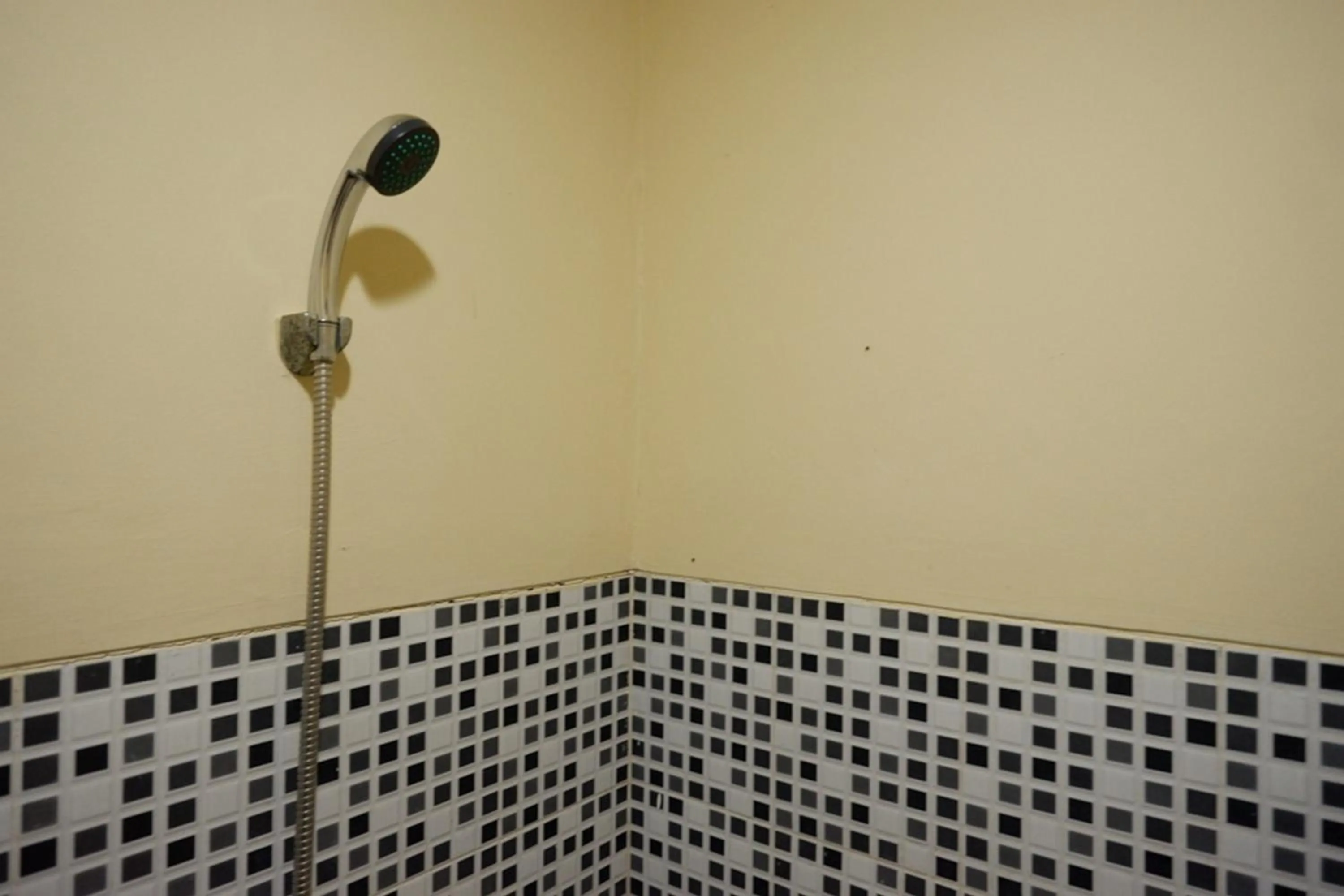 Bathroom in RedDoorz near GOR Wisanggeni