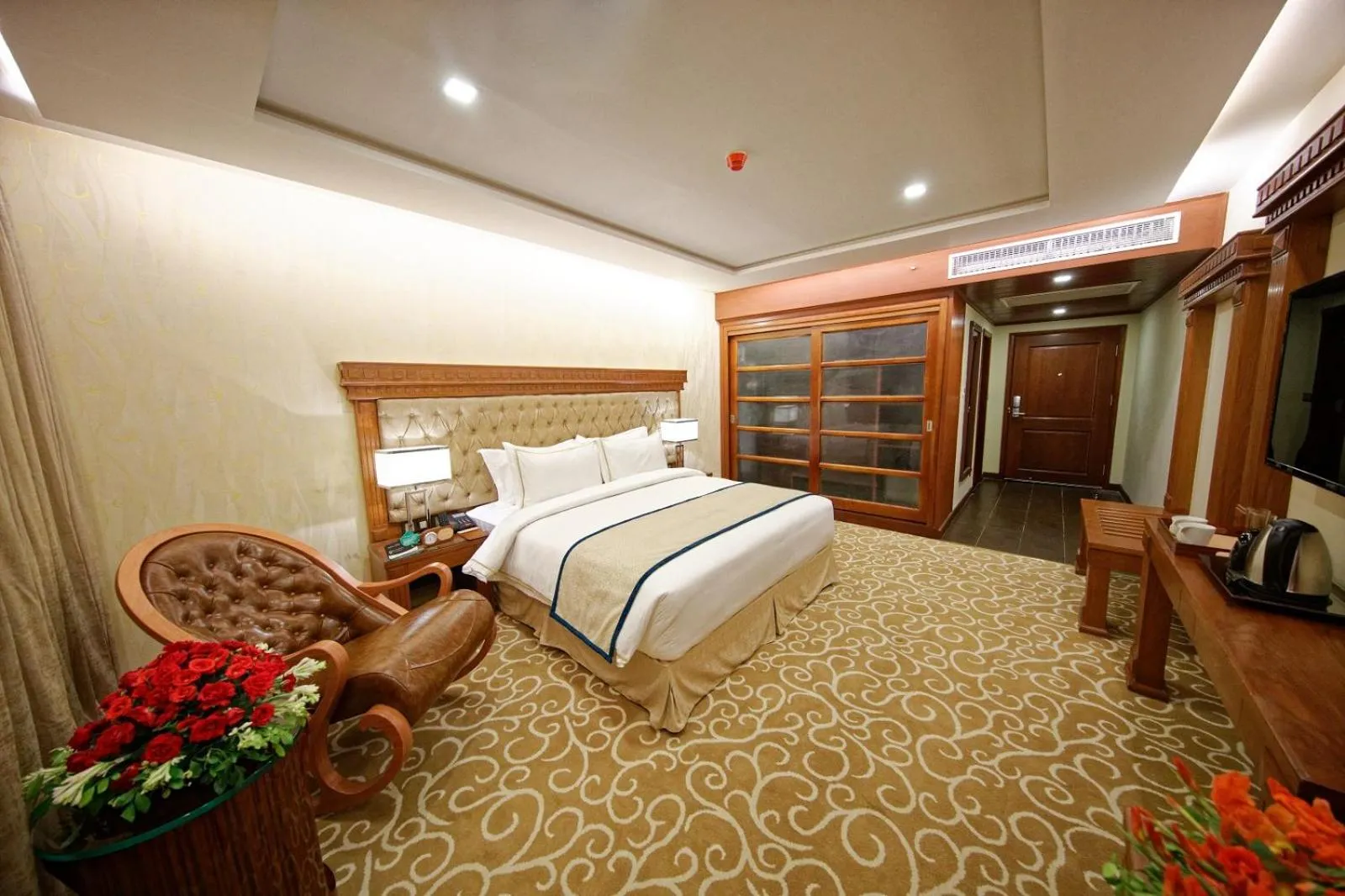 Bedroom, Bed in Royal Swiss Lahore