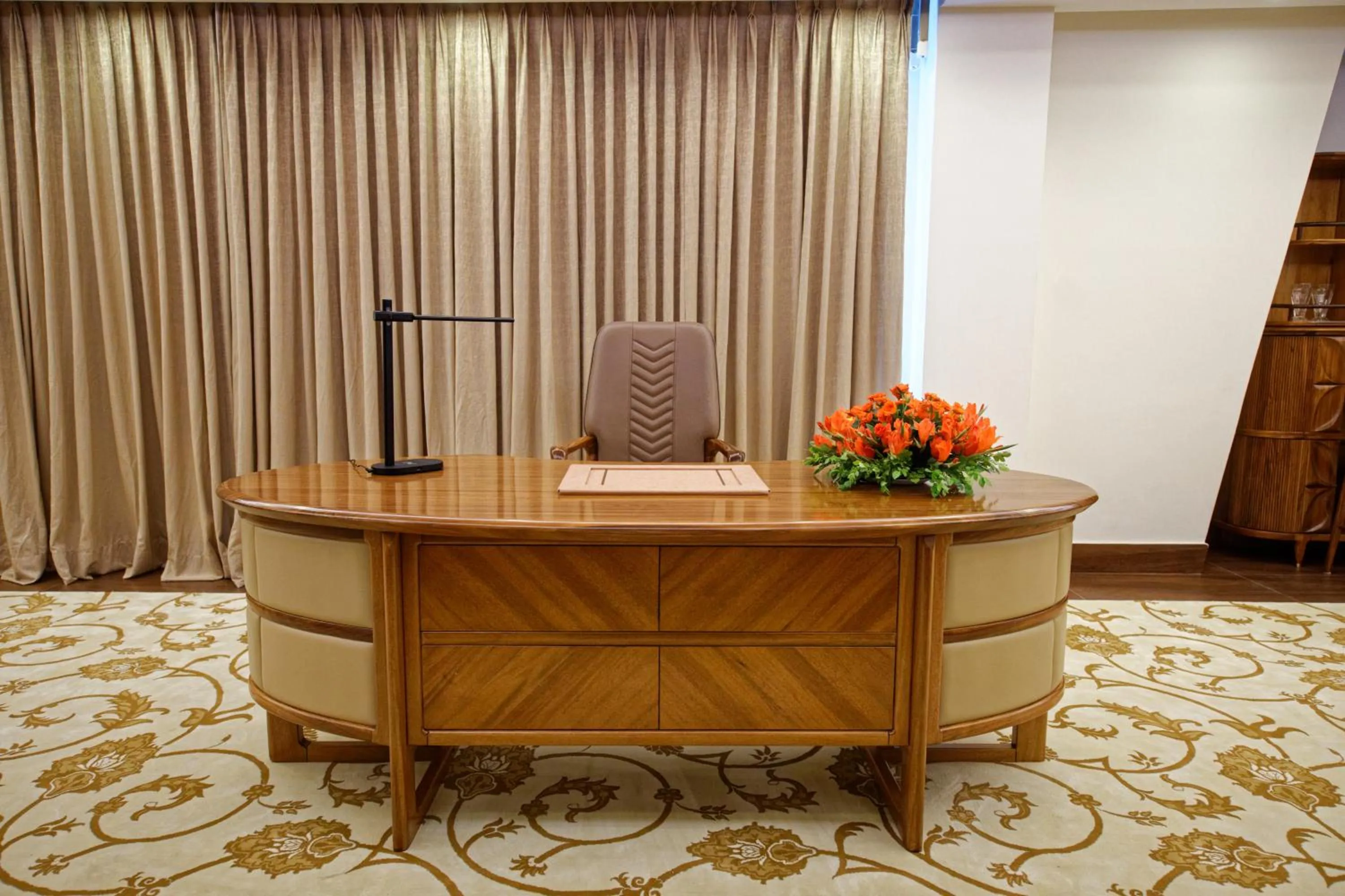 Business facilities in Royal Swiss Lahore