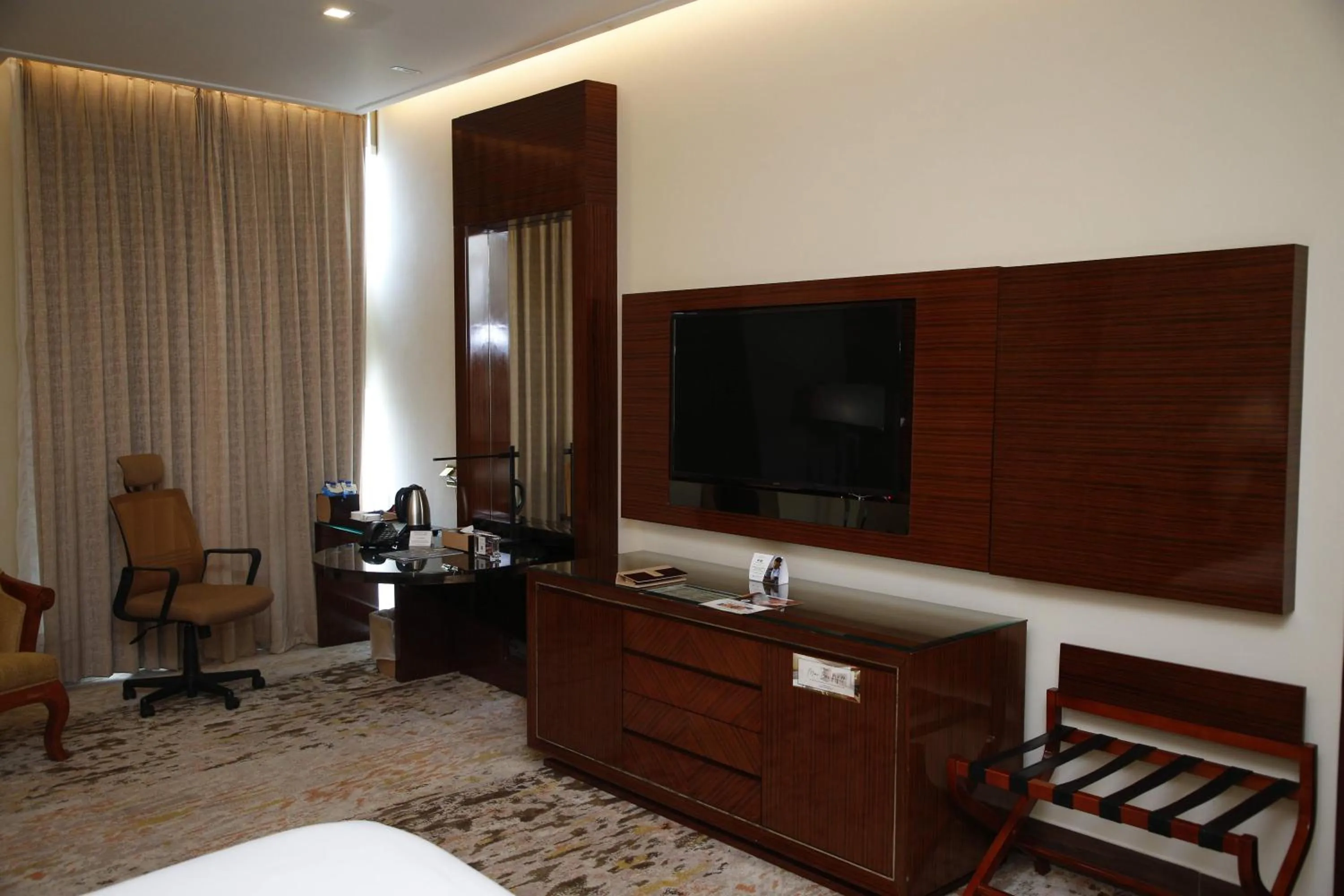 Bed in Royal Swiss Lahore