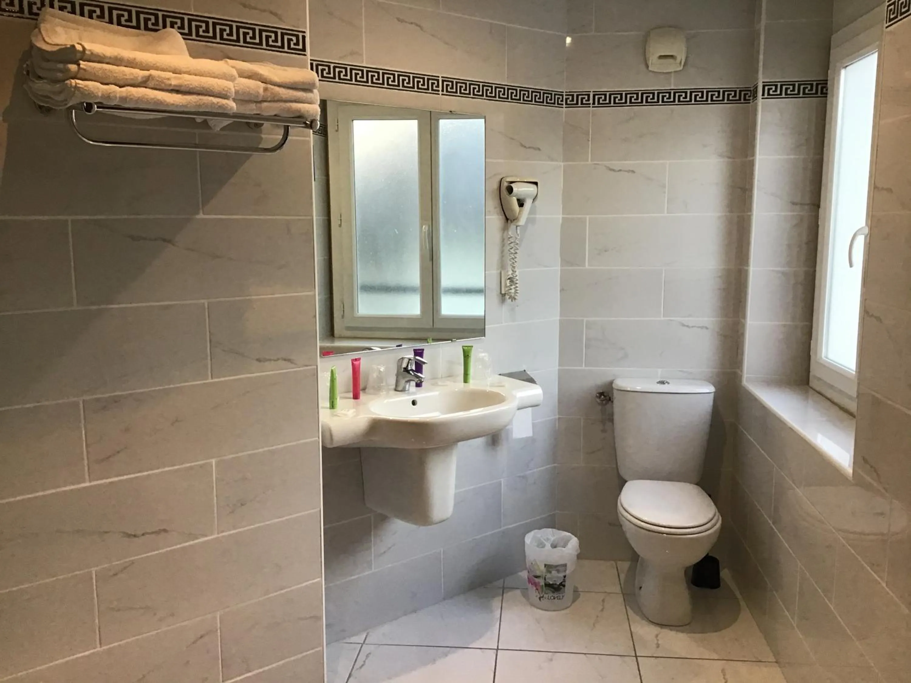 Bathroom in Hôtel Angelic