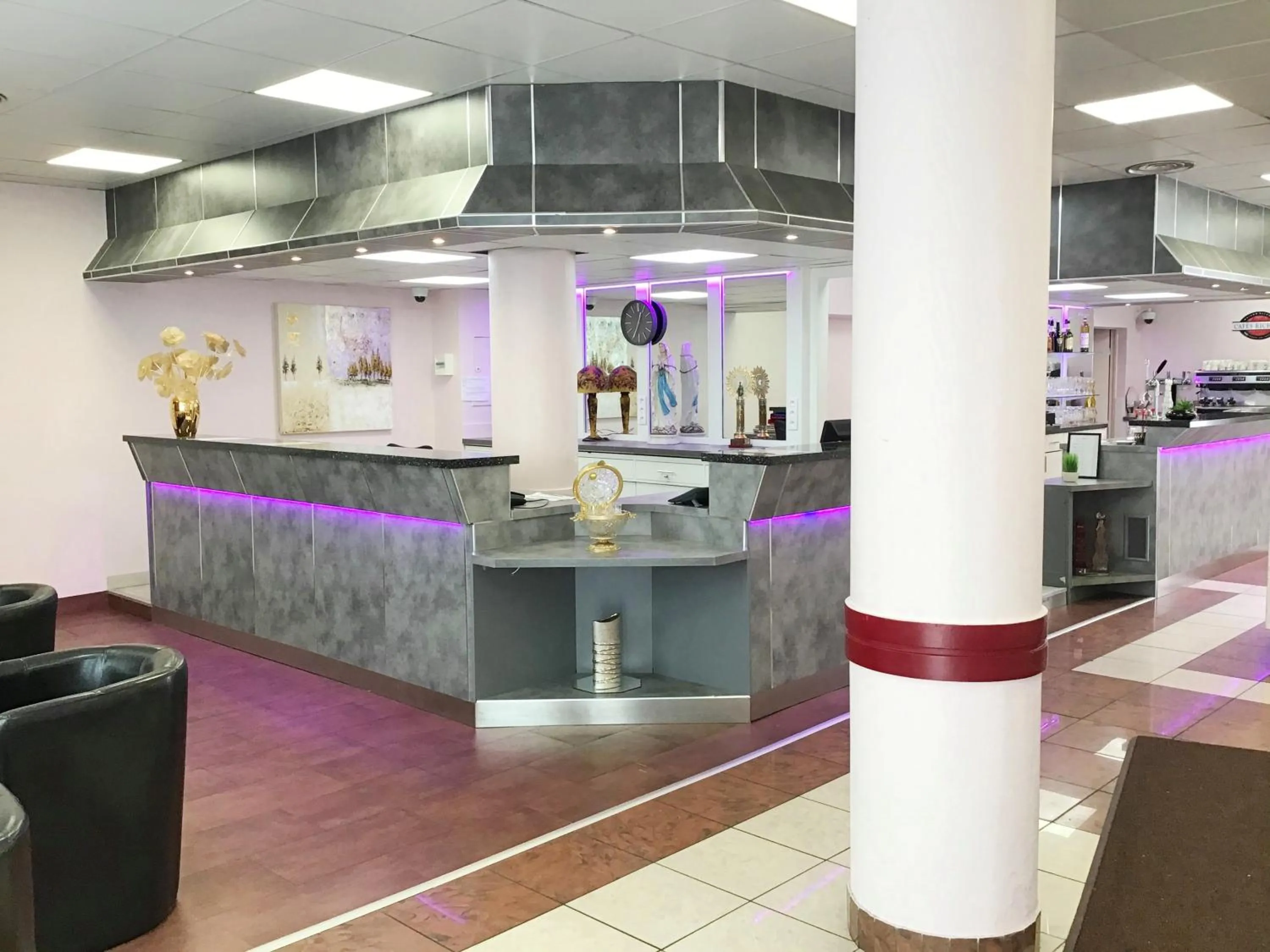 Lobby or reception in Hôtel Angelic