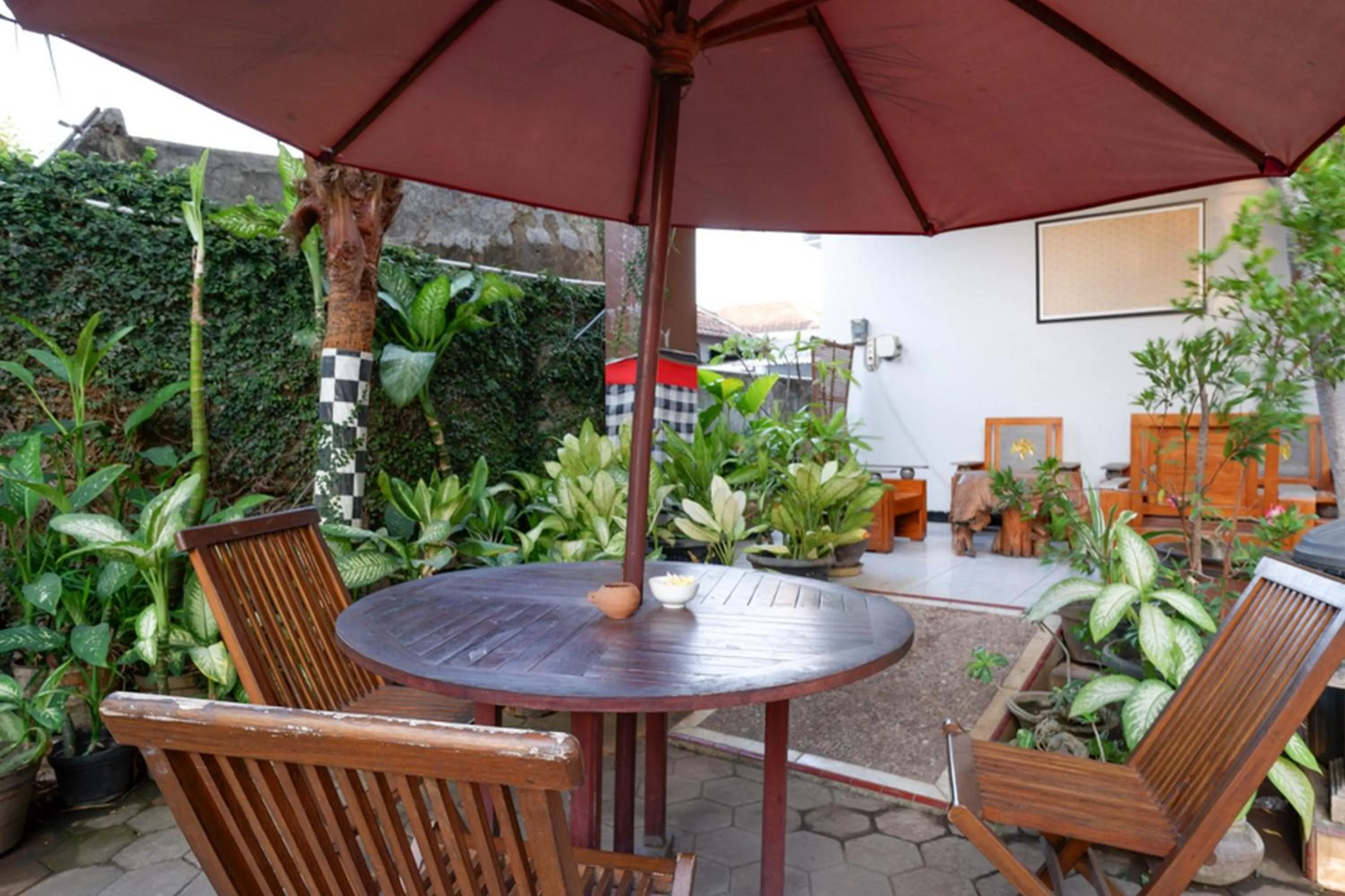 Balcony/Terrace in RedDoorz Syariah near Menara Kudus