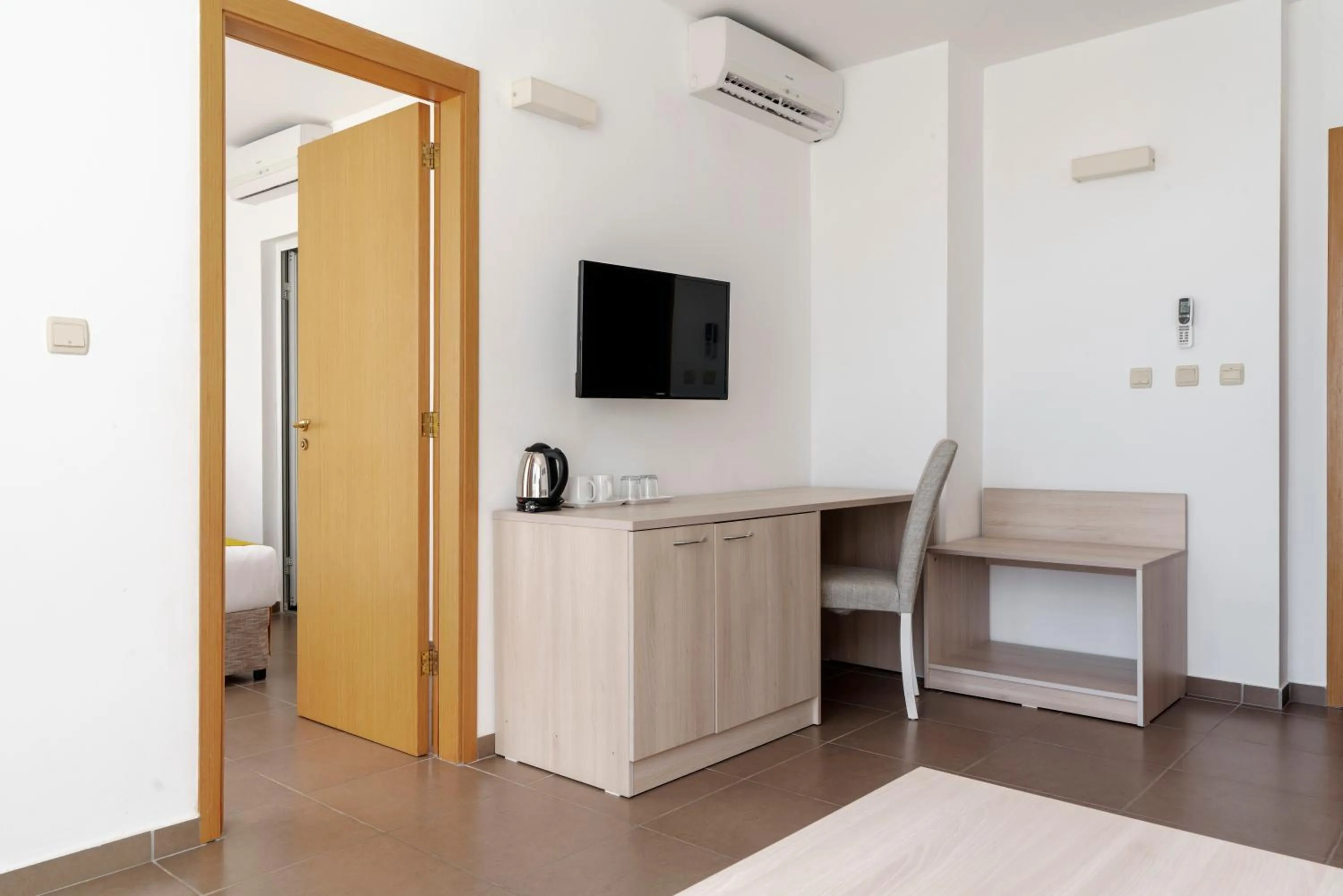 TV and multimedia, Bed in AluaSun Helios Beach - All Inclusive