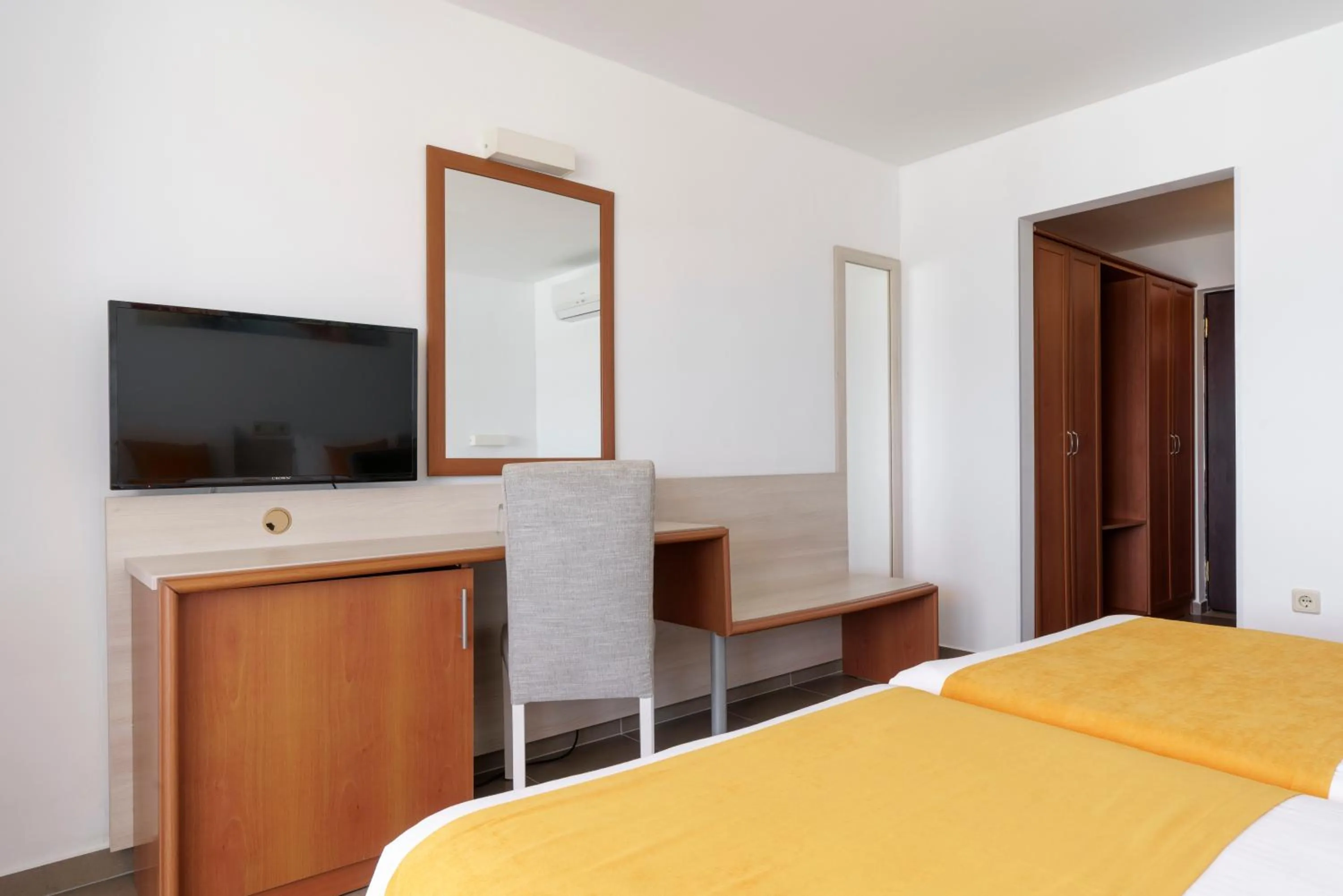 TV and multimedia, Bed in AluaSun Helios Beach - All Inclusive