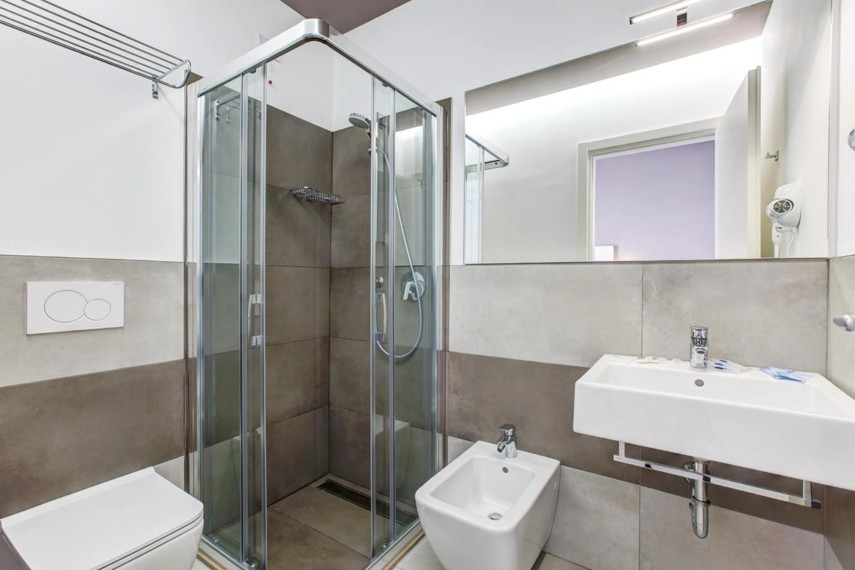 Shower in Hotel Villa Augustea