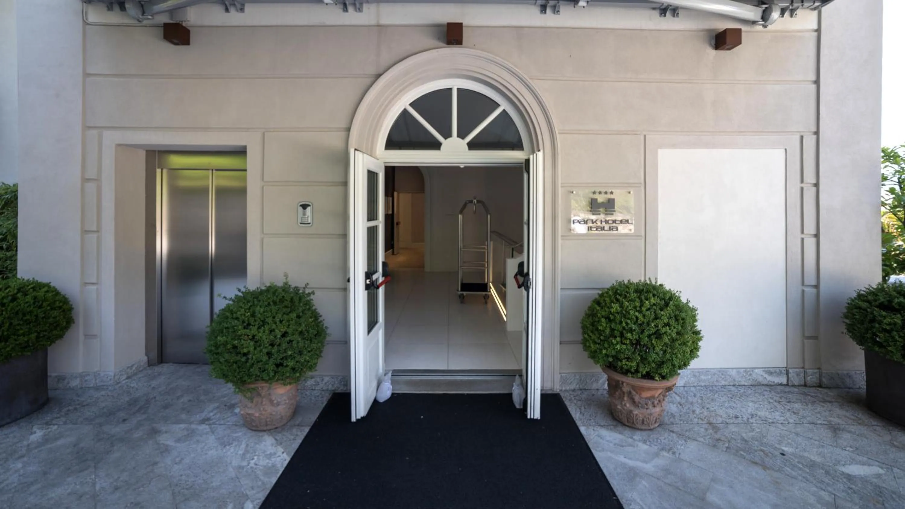 Facade/entrance in Park Hotel Italia