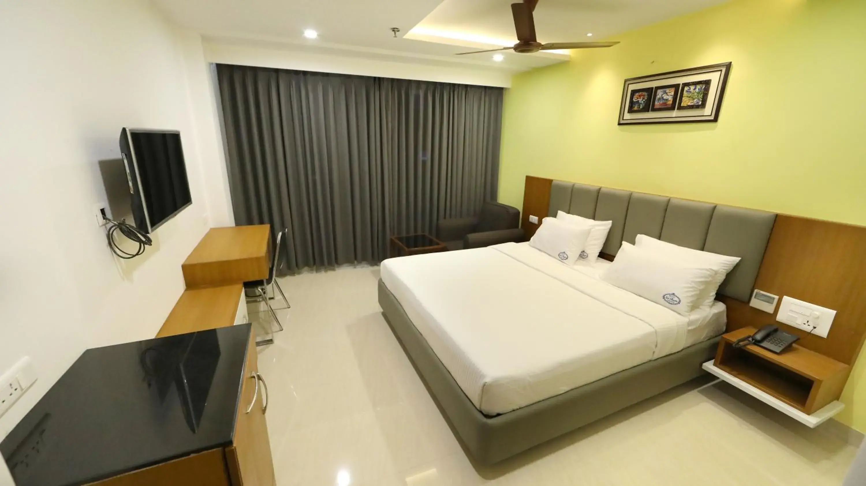 Superior King Room - single occupancy in Hotel Sri Ram Grand Superior King Room - single occupancy in Hotel Sri Ram Grand