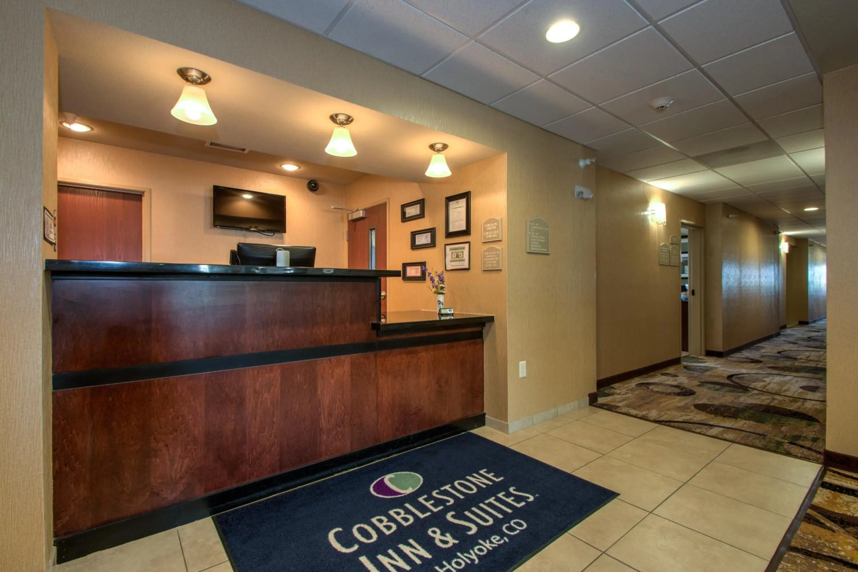 Lobby or reception in Cobblestone Inn & Suites - Holyoke