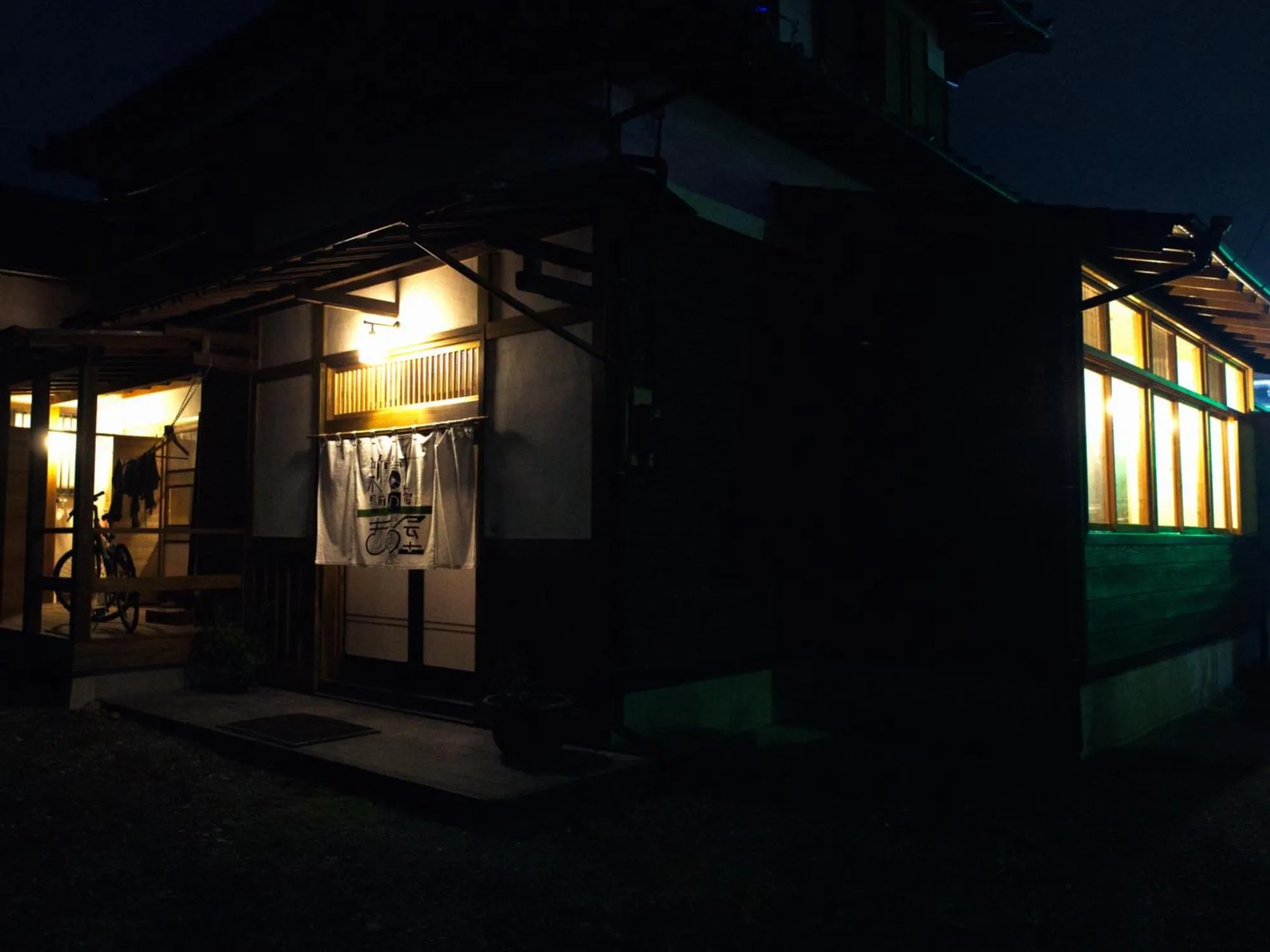 Facade/entrance in Kinoya Hostel