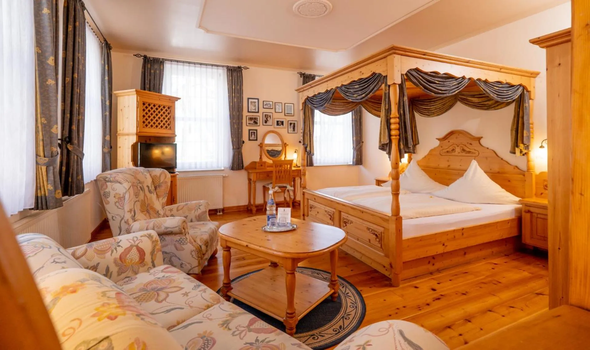 Photo of the whole room, Bed in Harzhotel Zum Prinzen