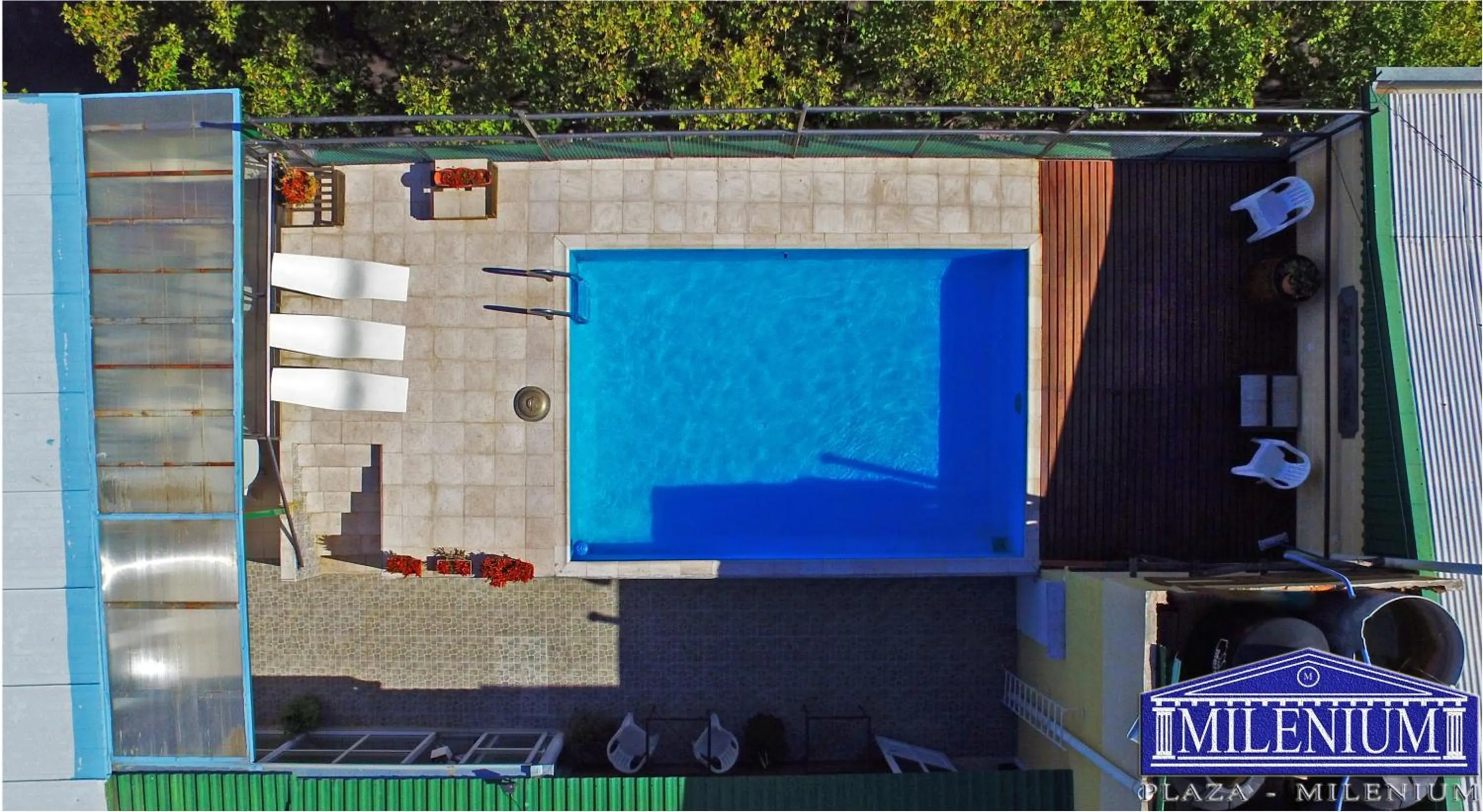 Off site in Plaza Milenium