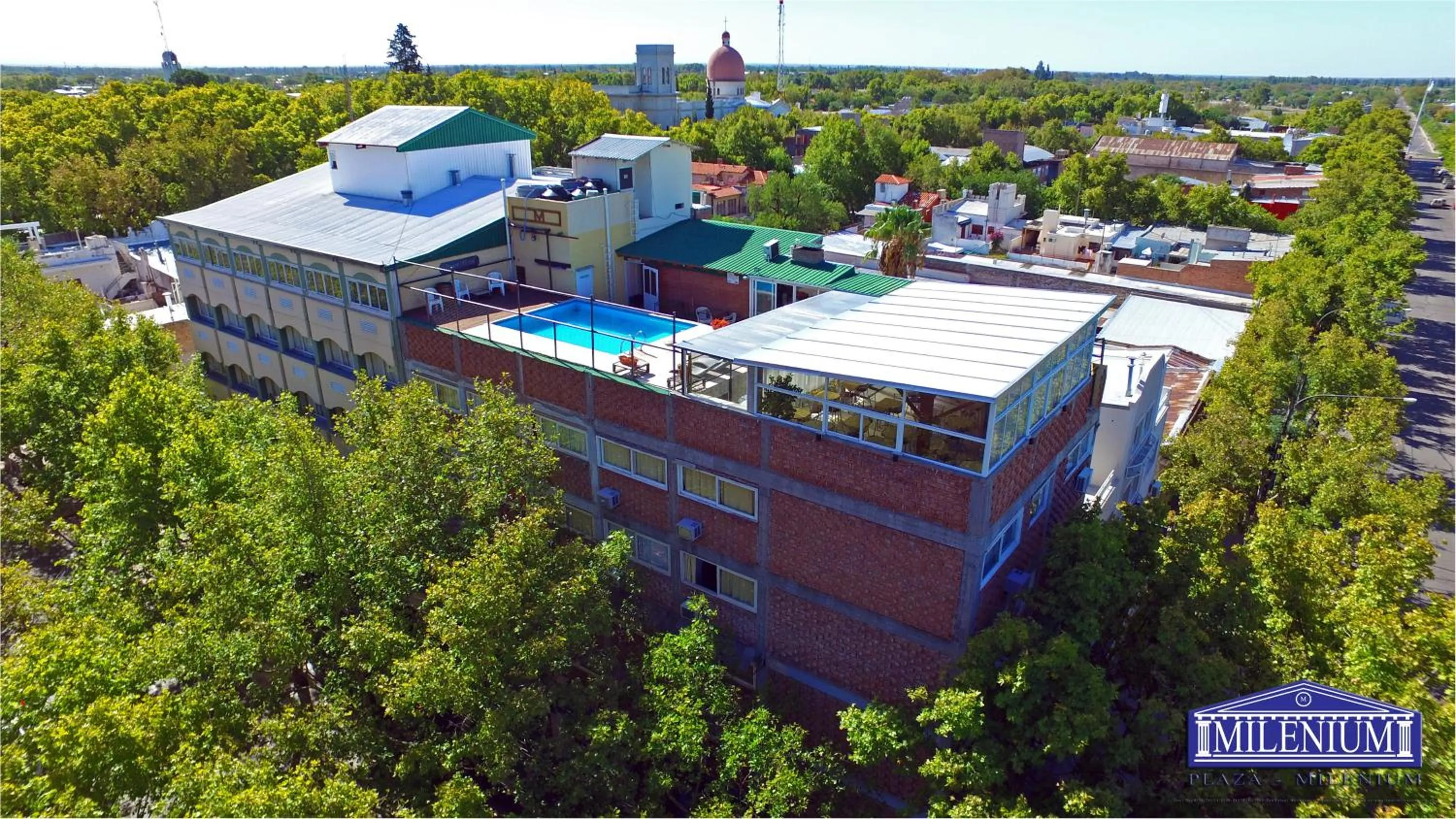 Nearby landmark in Plaza Milenium