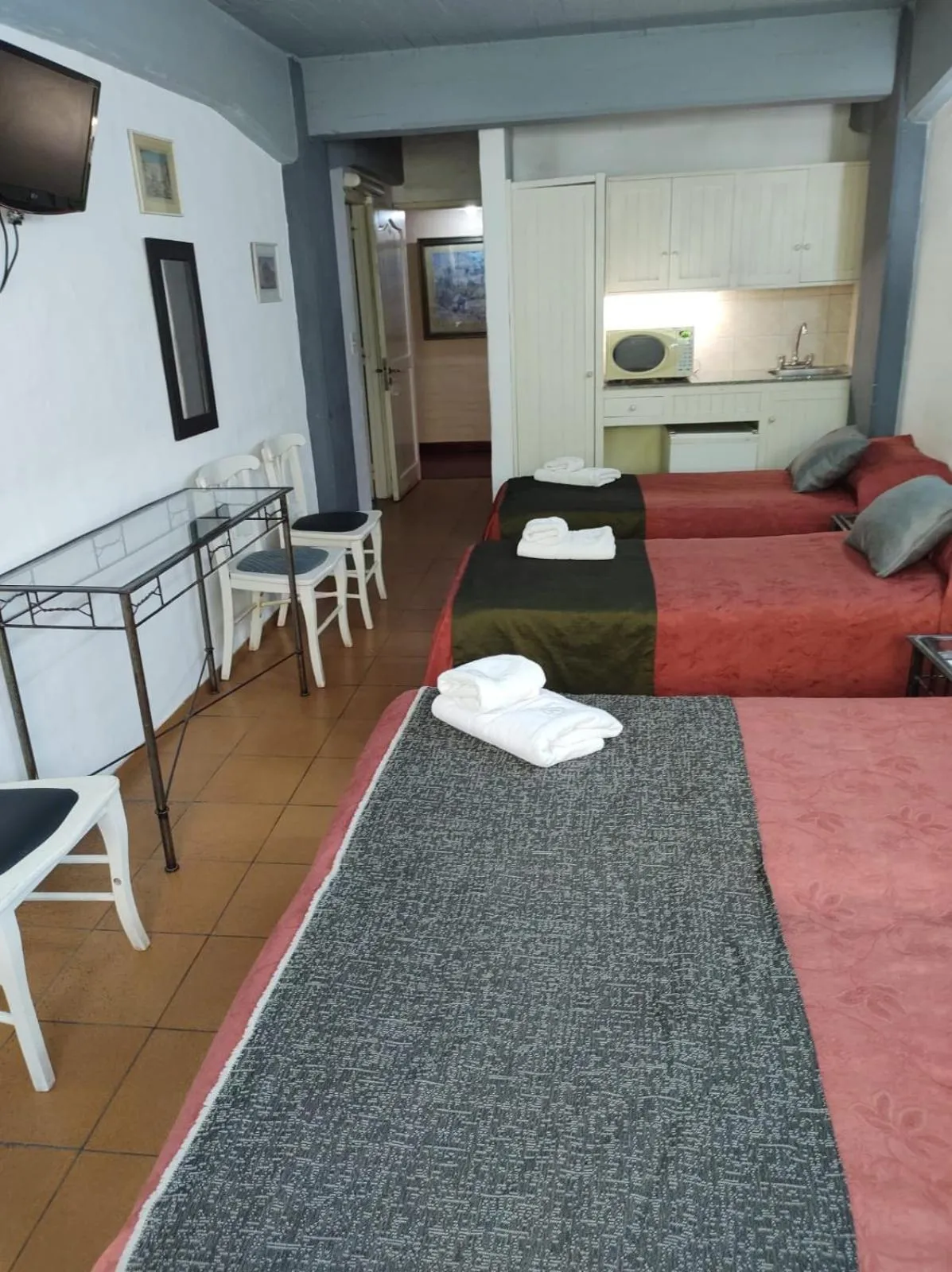 Kitchen or kitchenette, Bed in Plaza Milenium