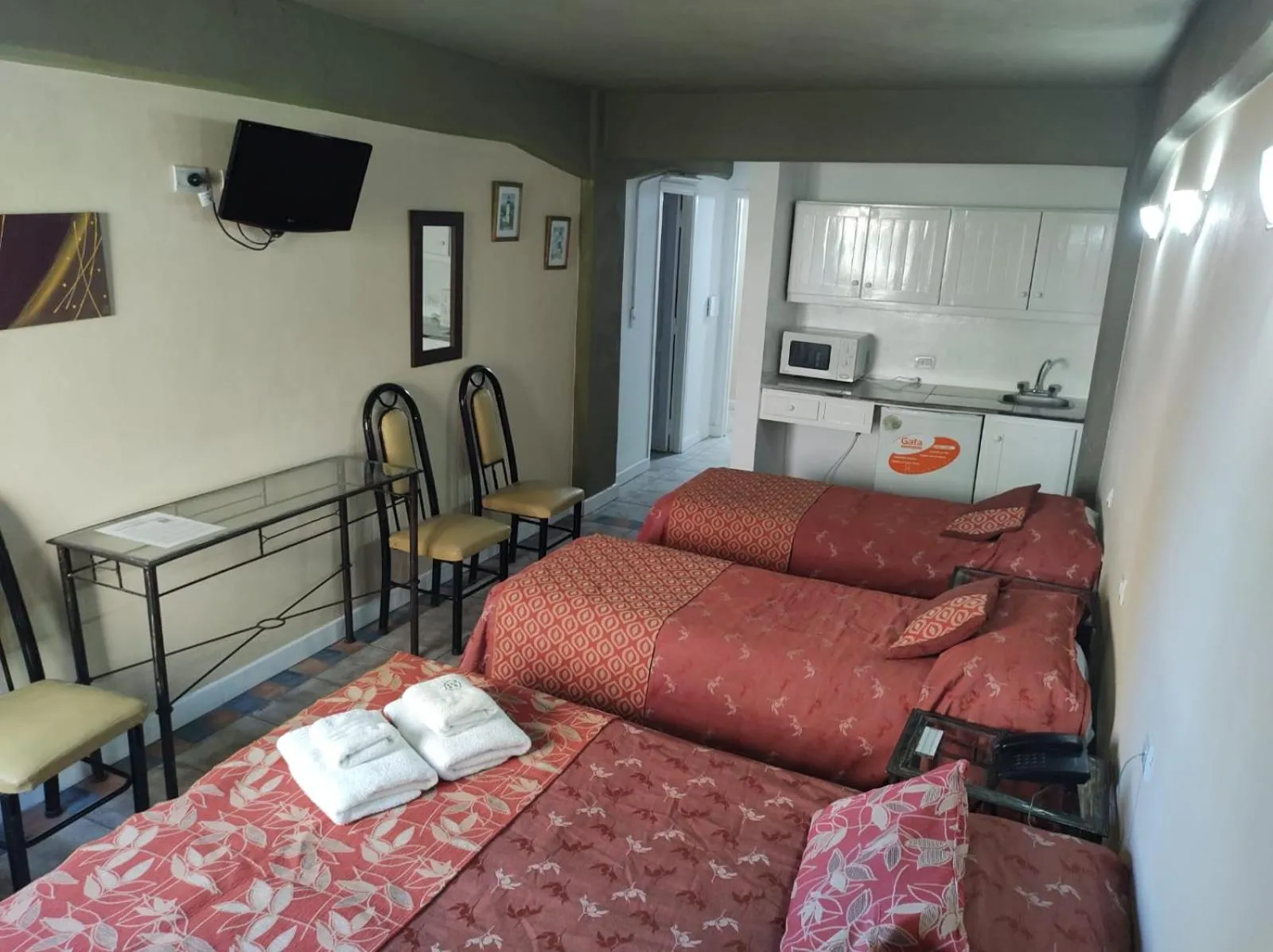 Kitchen or kitchenette, Bed in Plaza Milenium