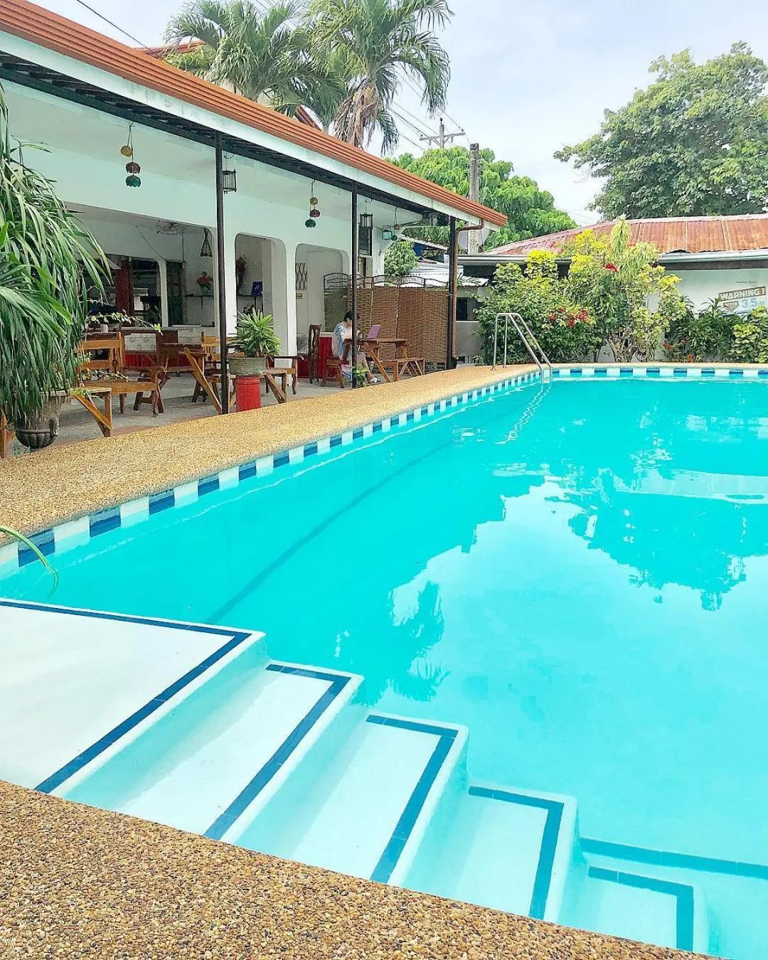 Eve's Kiosk Dive Resort