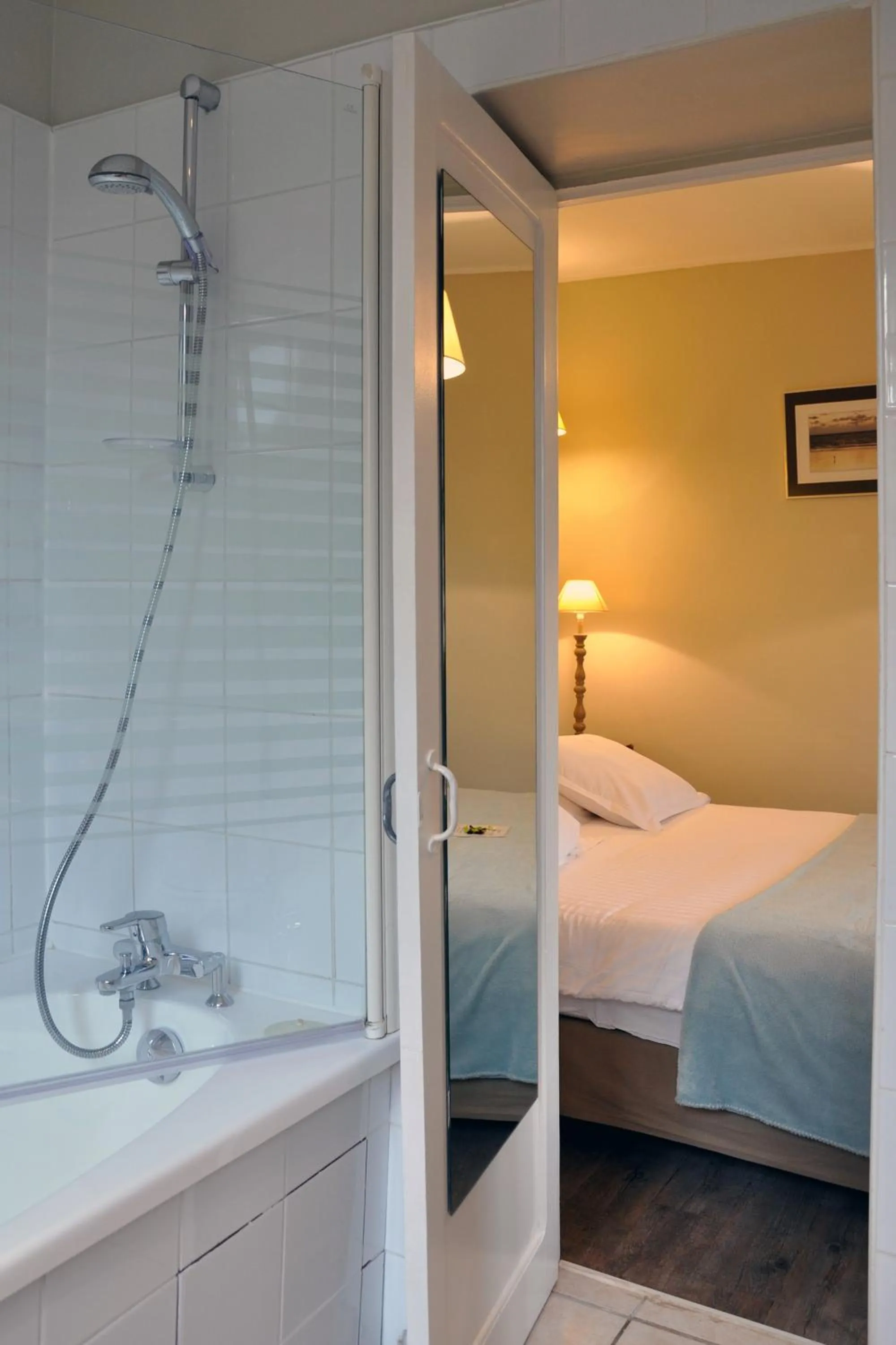 Bathroom, Bed in Hostellerie et SPA de la Vieille Ferme