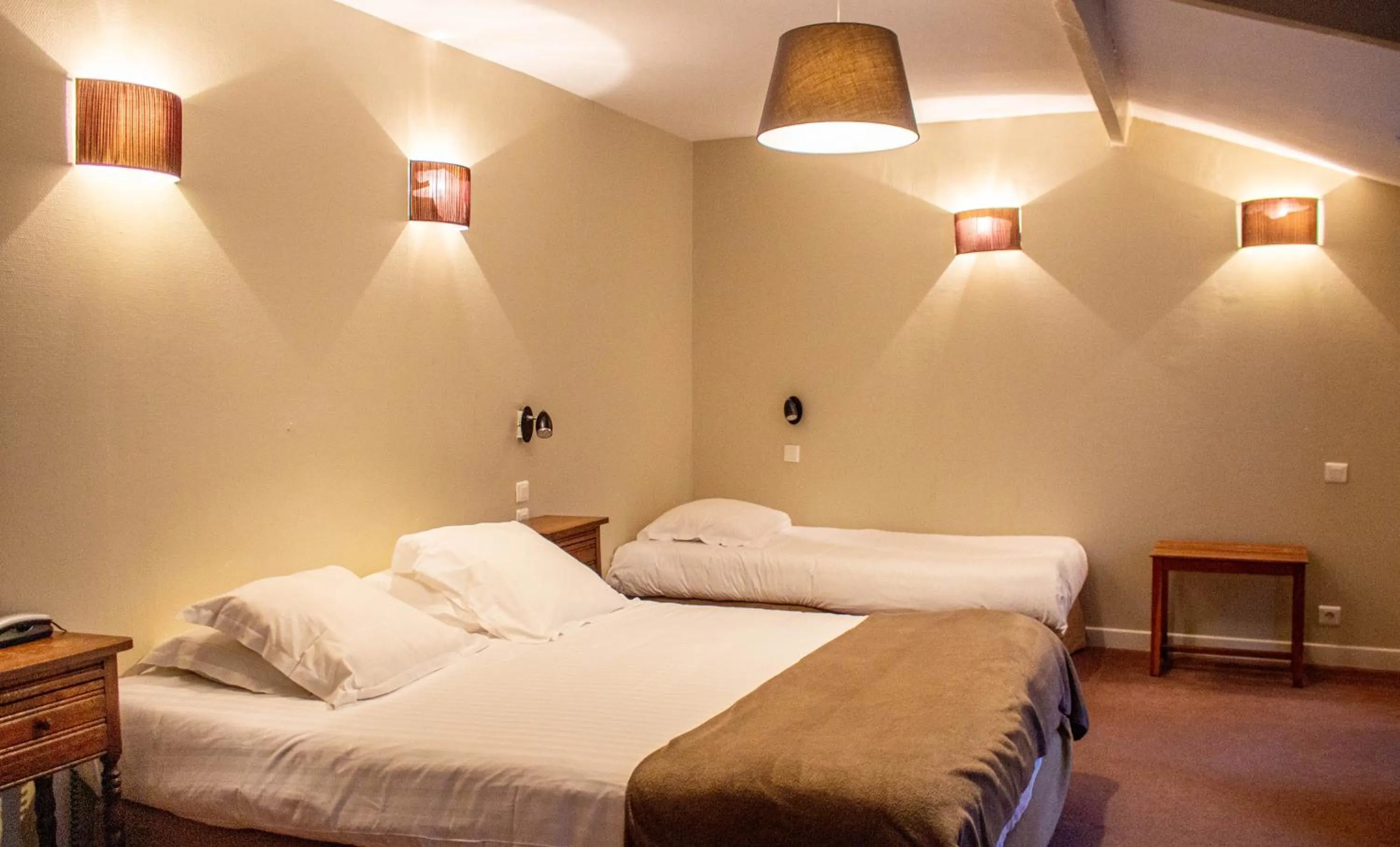Photo of the whole room, Bed in Hostellerie et SPA de la Vieille Ferme