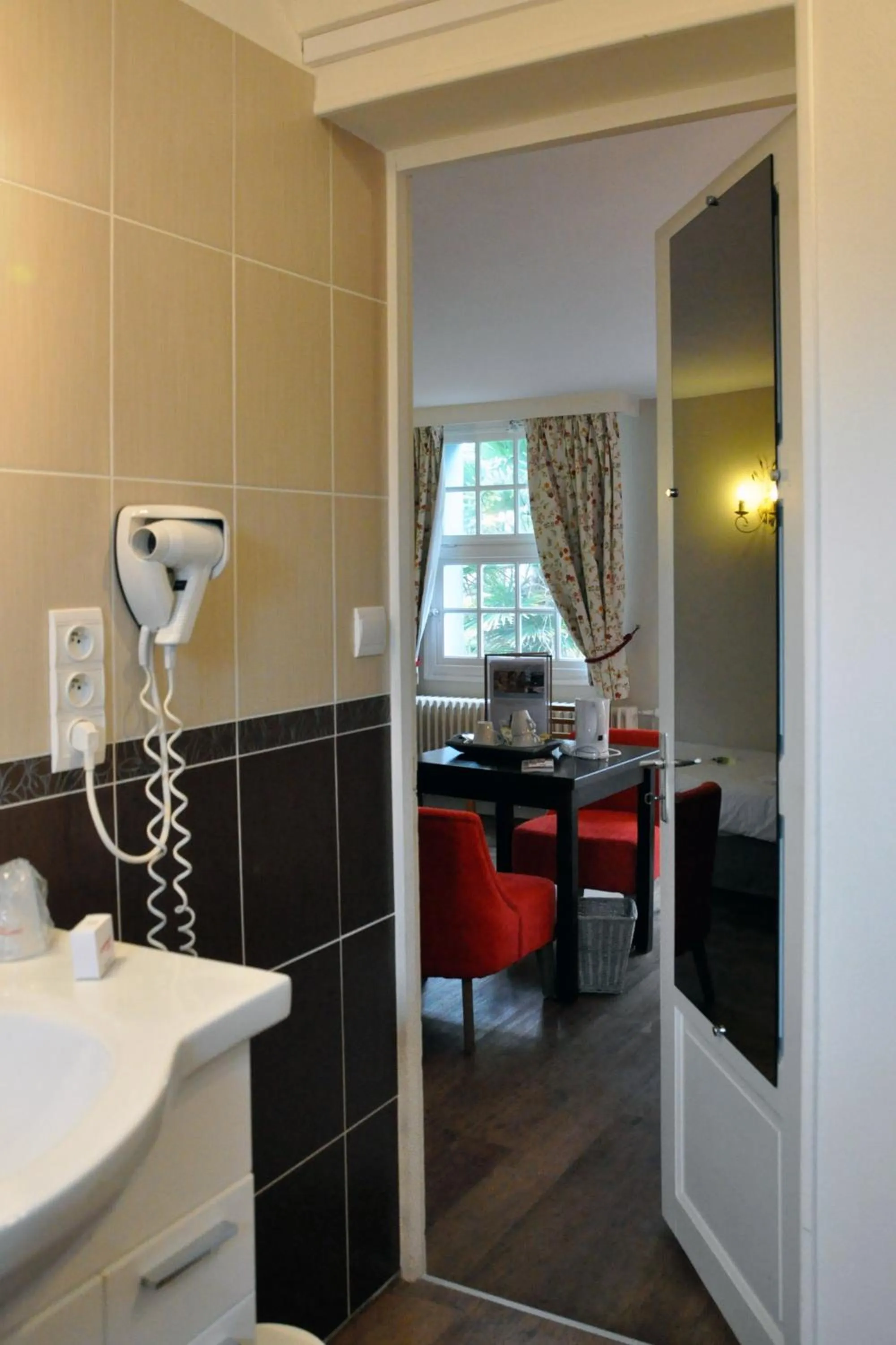 Bathroom in Hostellerie et SPA de la Vieille Ferme