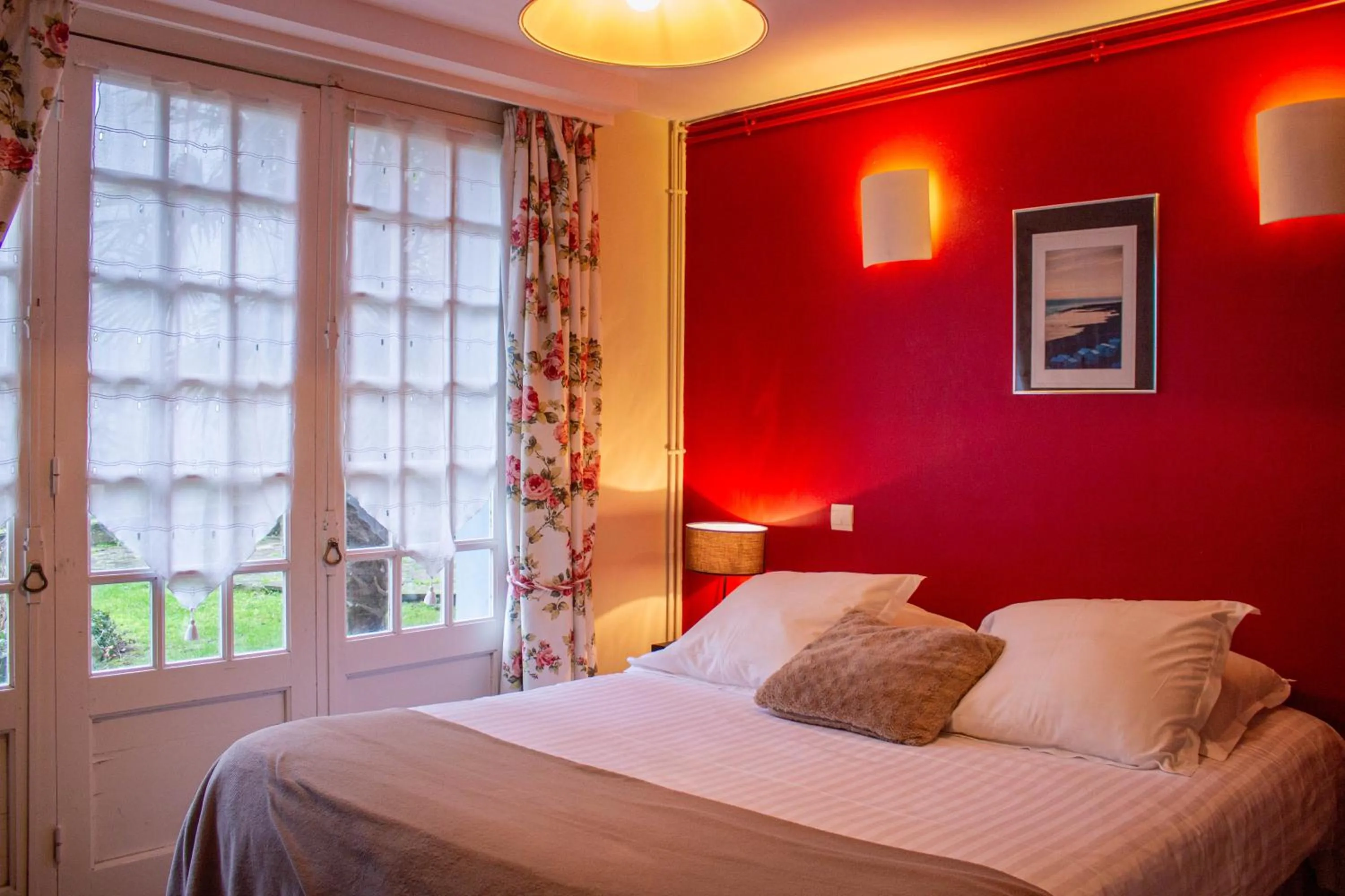 Photo of the whole room, Bed in Hostellerie et SPA de la Vieille Ferme