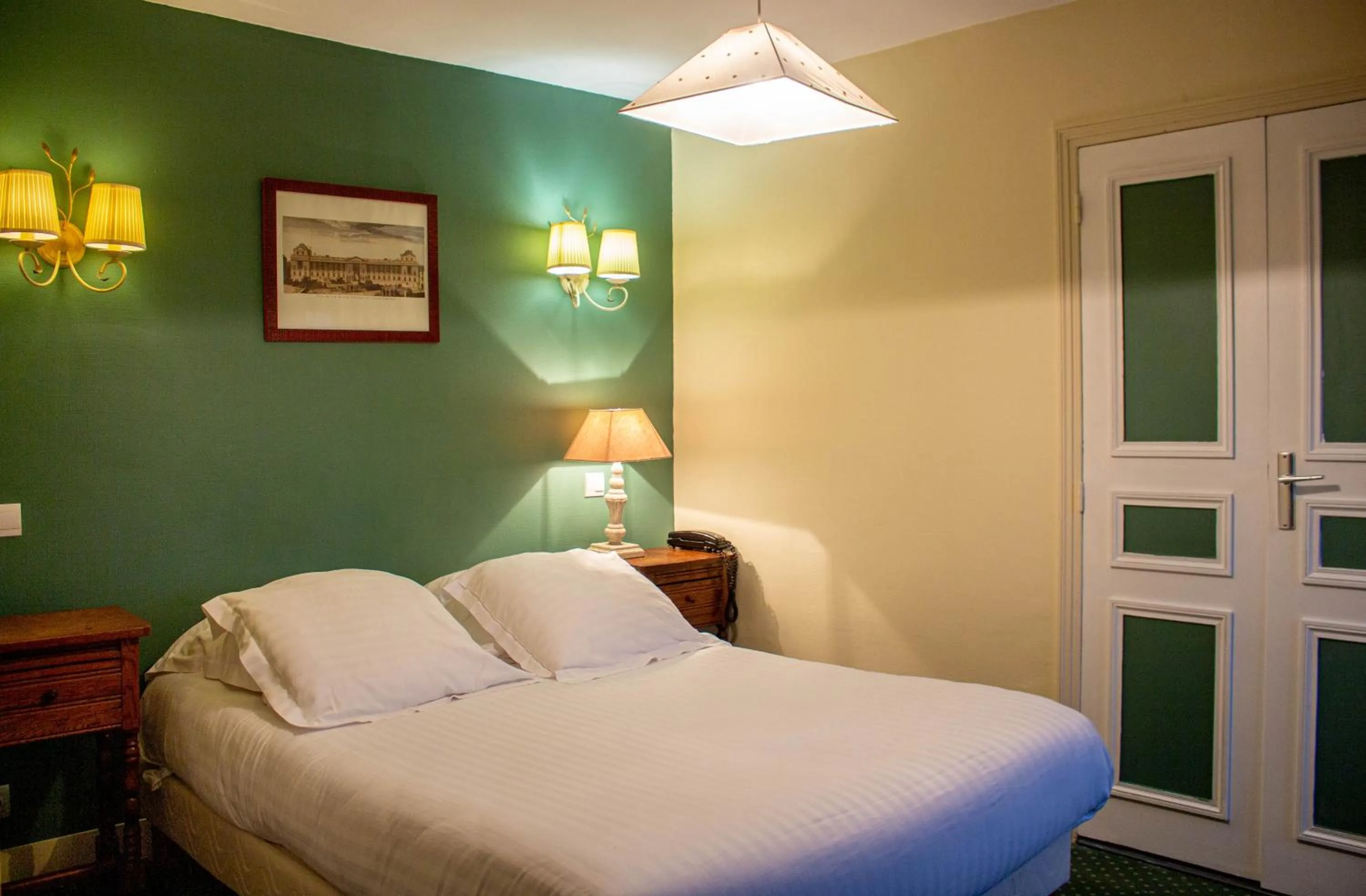 Bed in Hostellerie et SPA de la Vieille Ferme